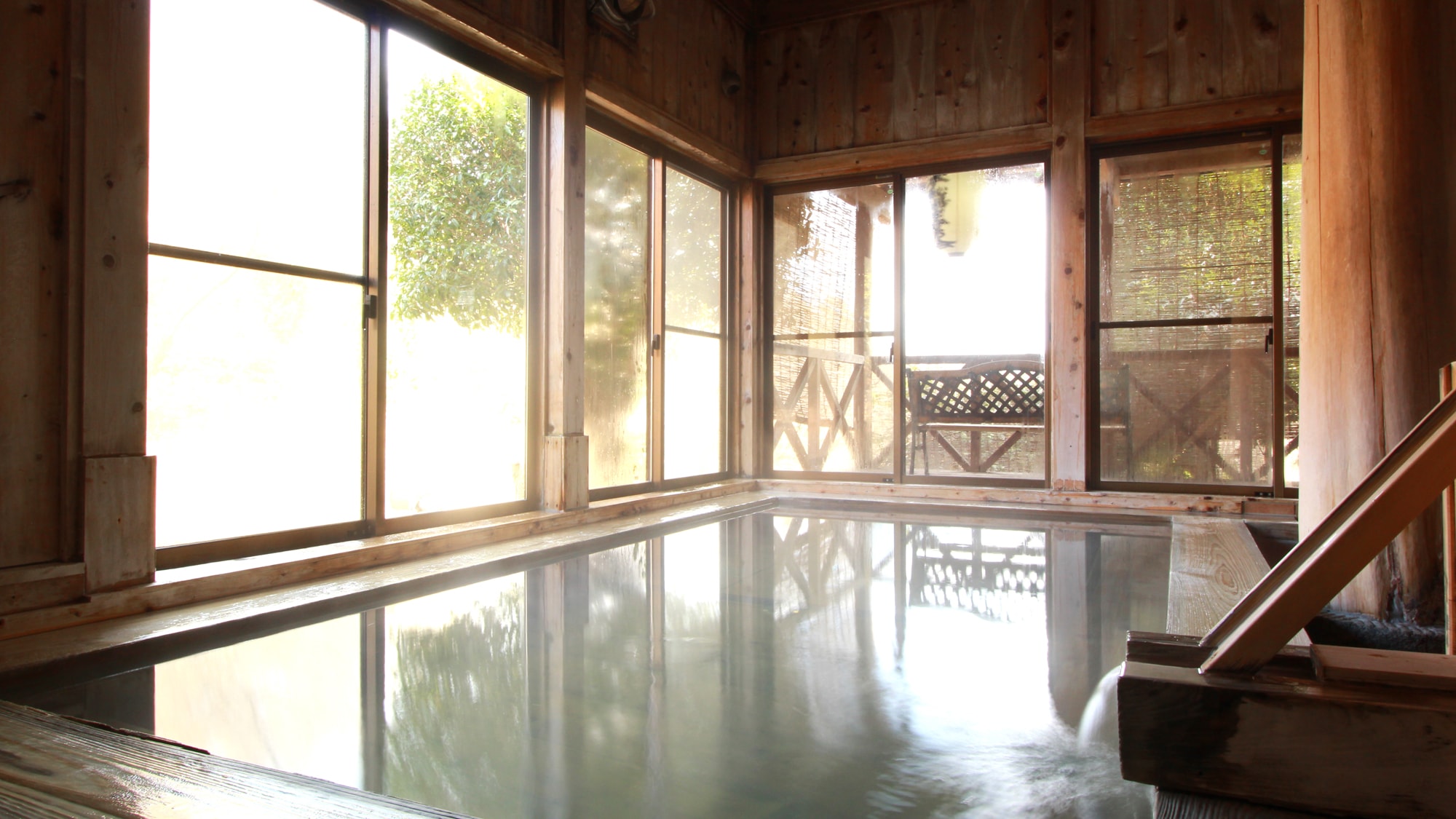 #Hinoki bath The soda bicarbonate spring (sodium bicarbonate spring) has a slimy texture and is truly a "hot spring for beauty."