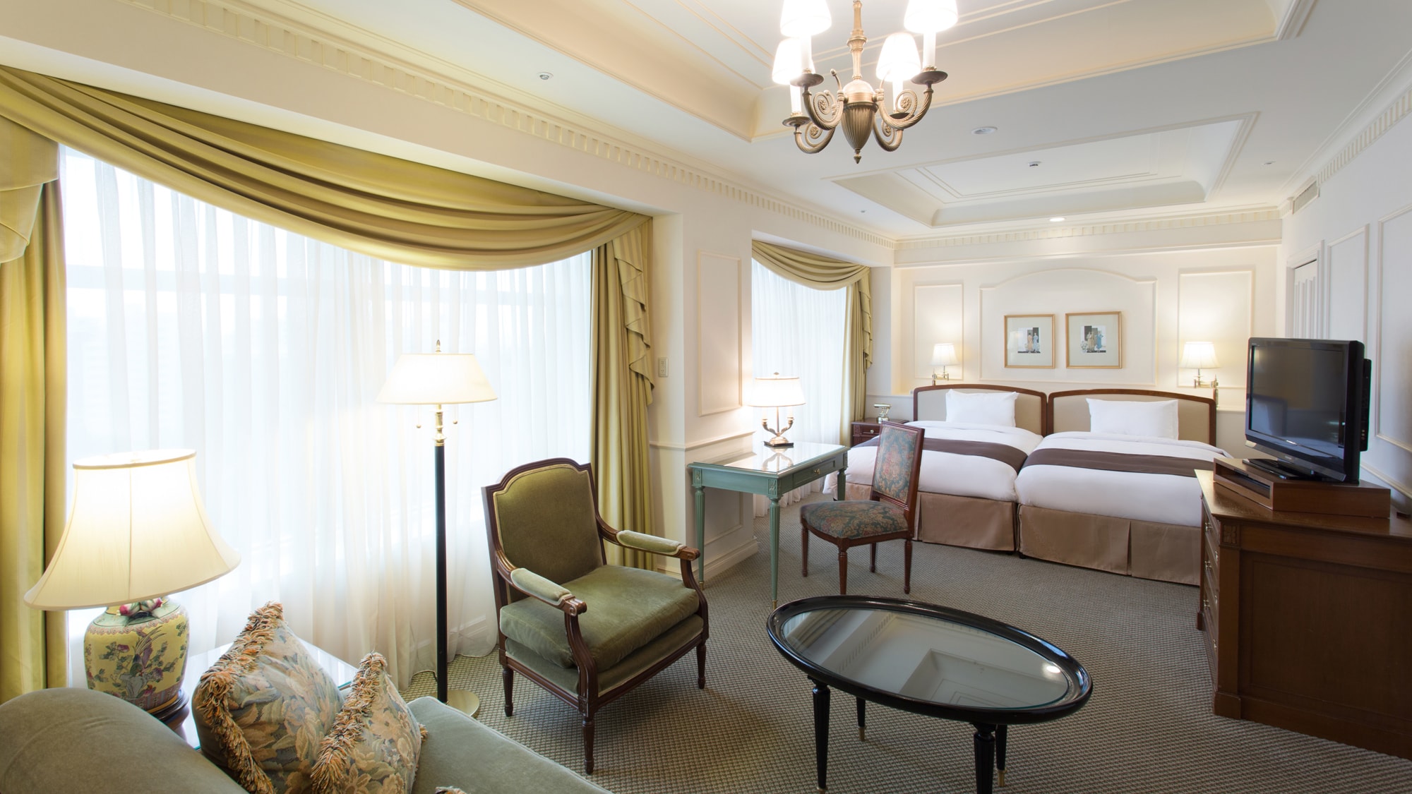 46m2 Luxury Hollywood Twin