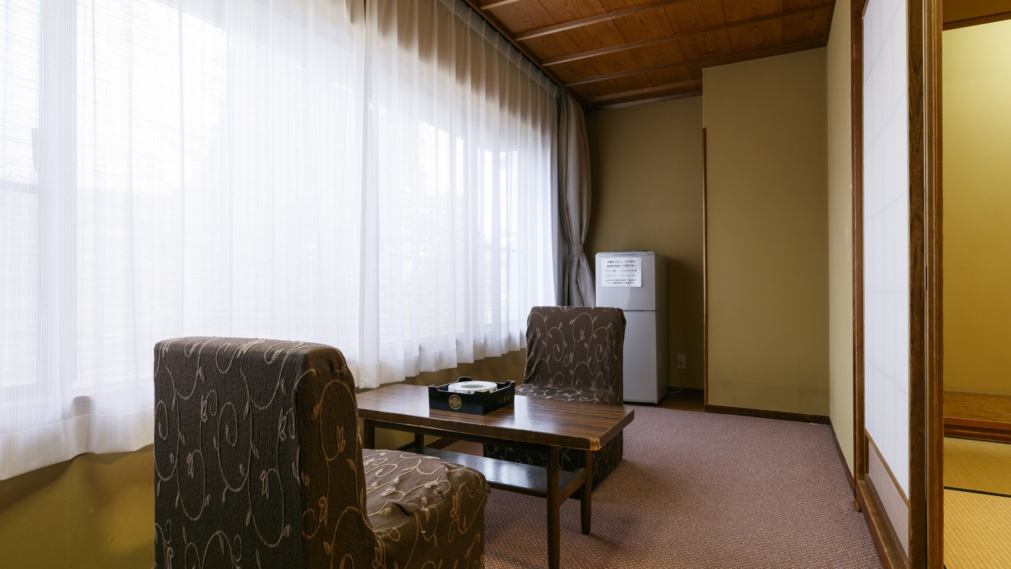■Example of a guest room■Take a break in the spacious reception area