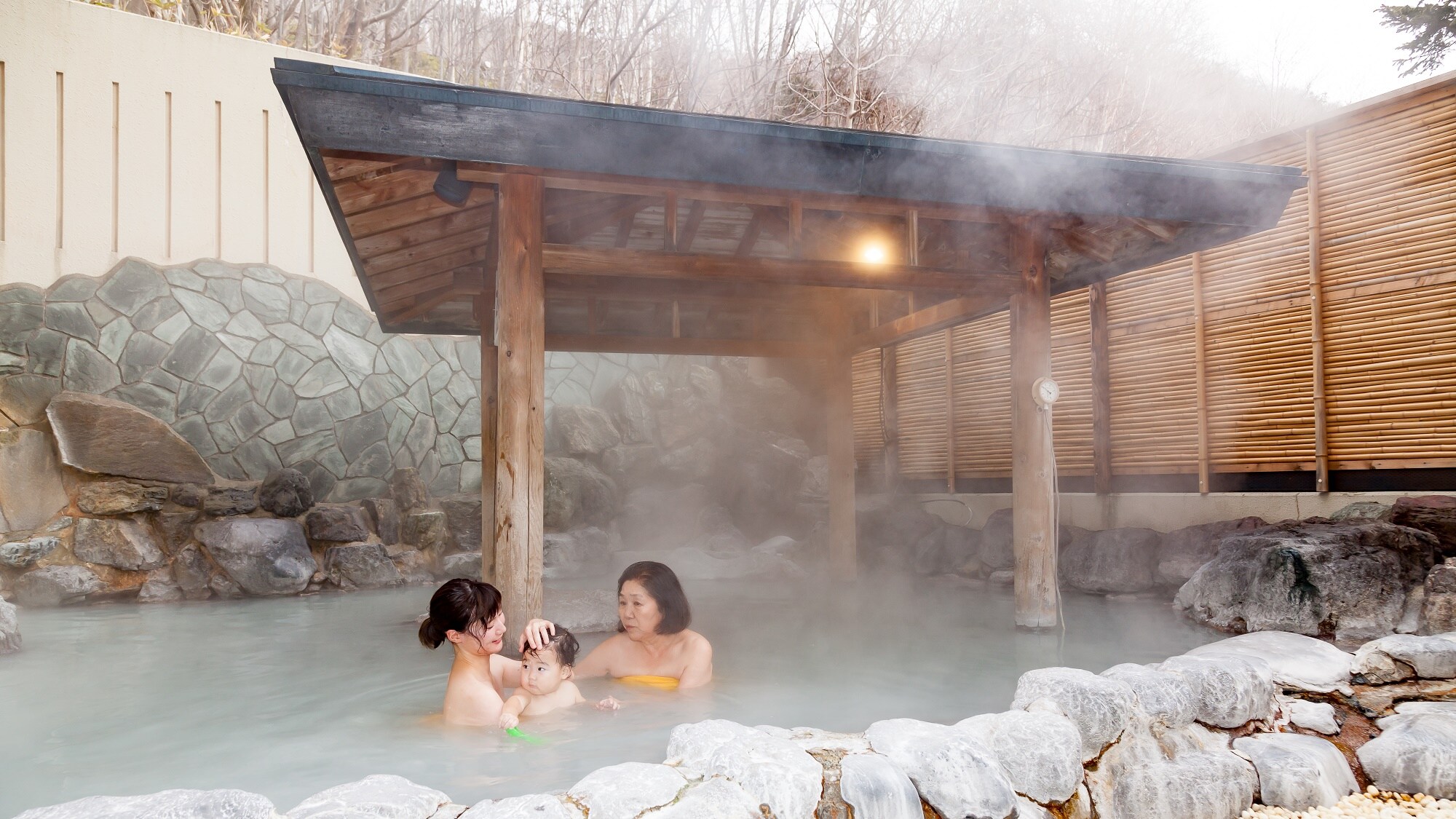 [Open-air bath] Relax both physically and mentally in the cloudy water! Noboribetsu Manseikaku's proud hot spring ♪