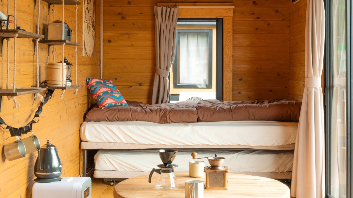 Log trailer house