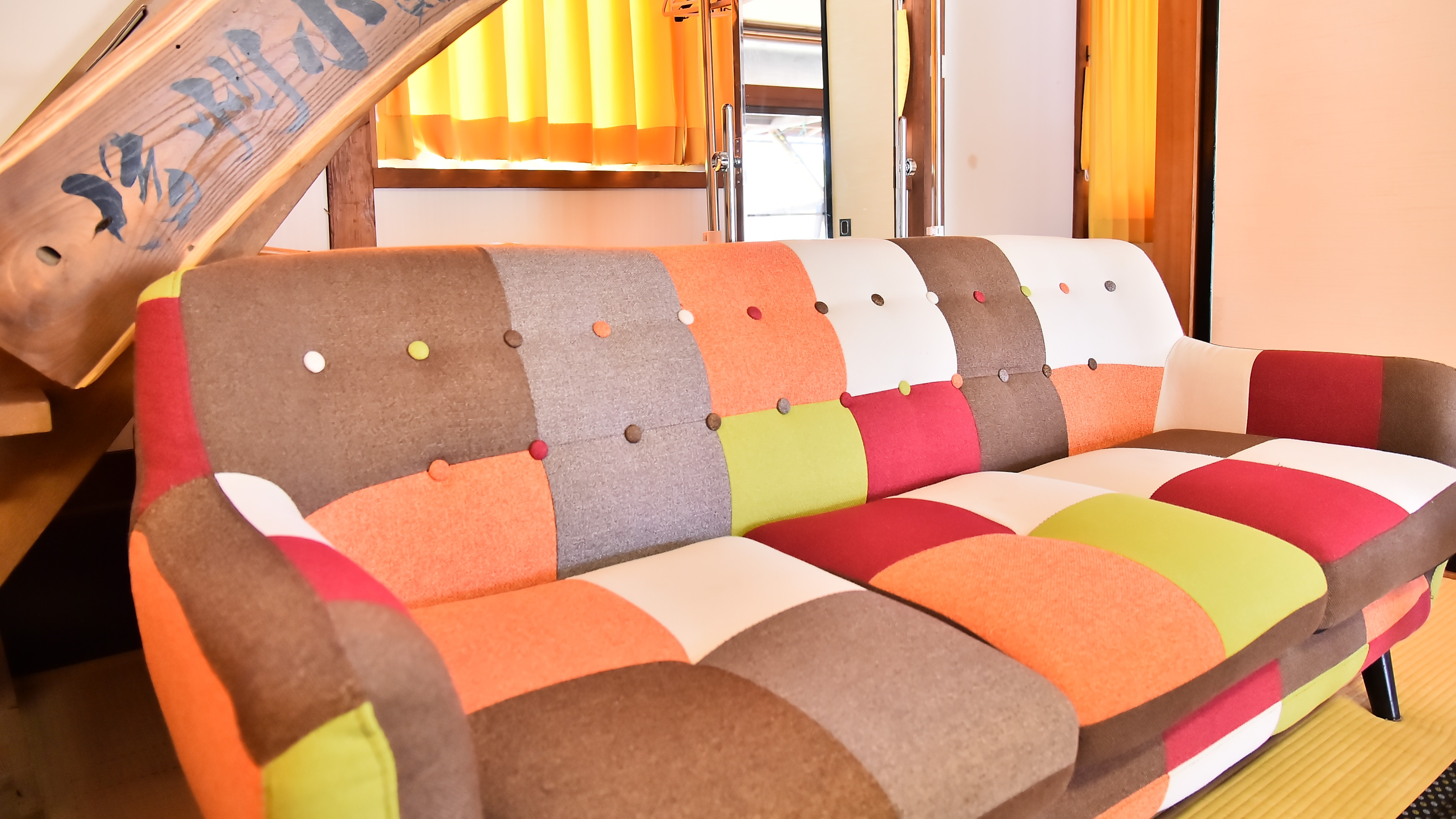 Shared facilities include a refrigerator, microwave, TV, and water dispenser.
