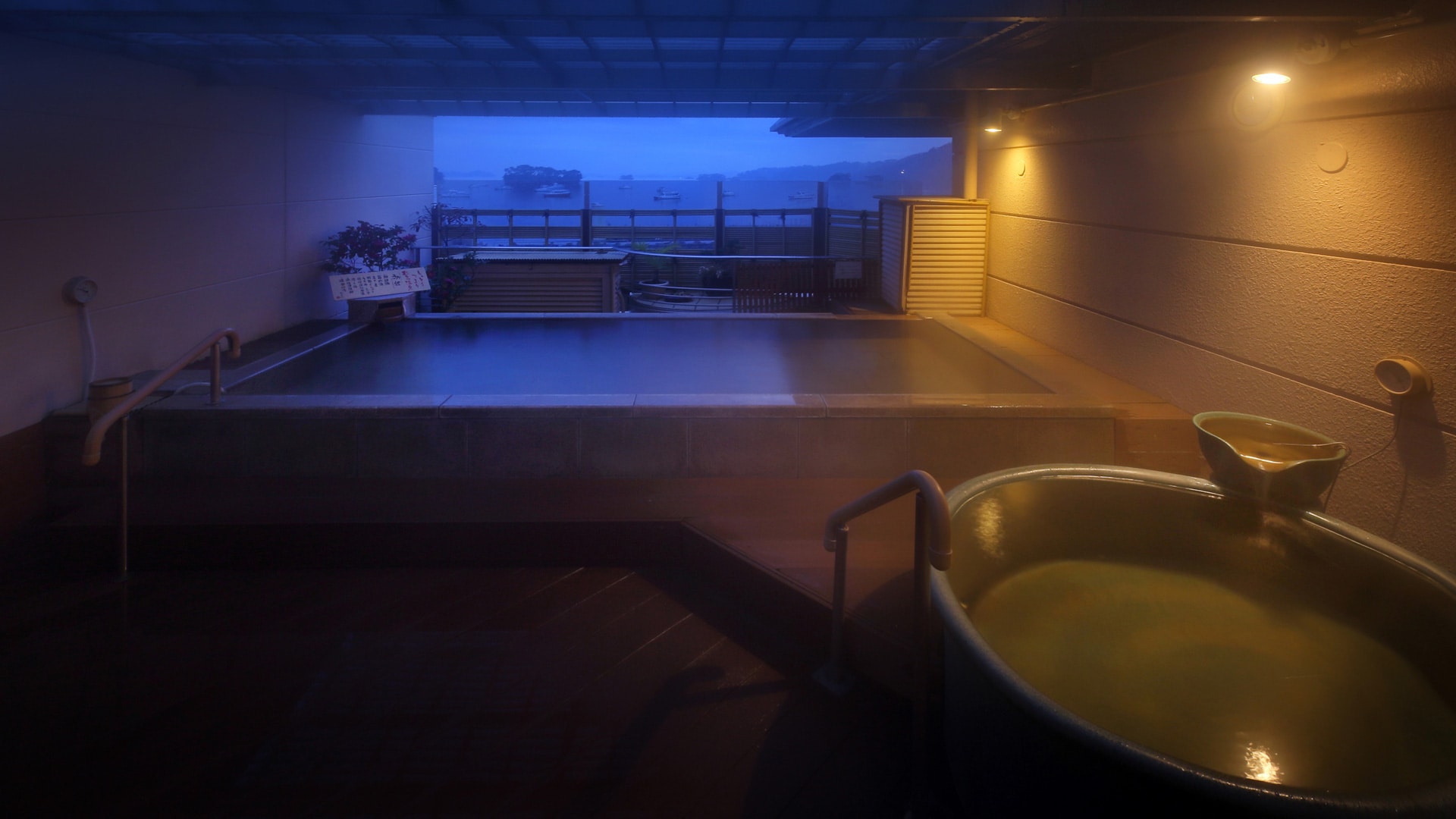 Women's open-air bath②