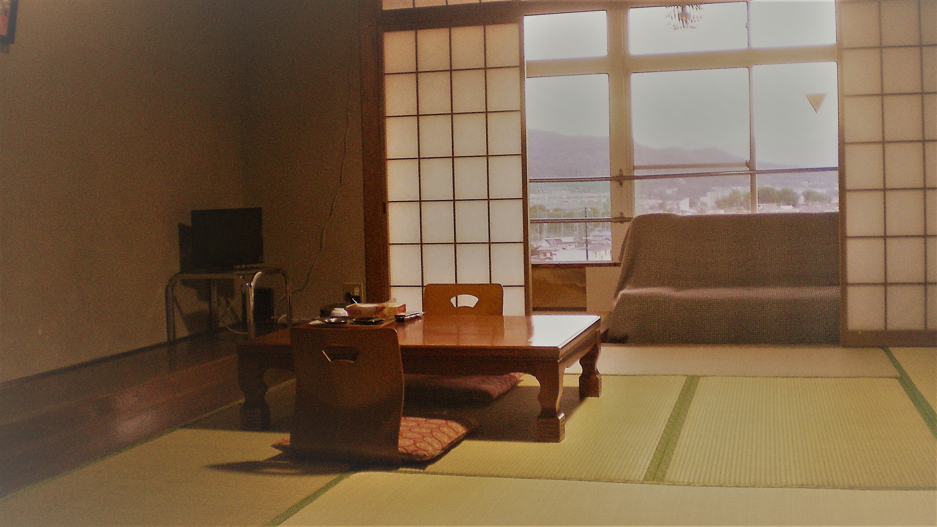 Japanese-style room with bath/toilet