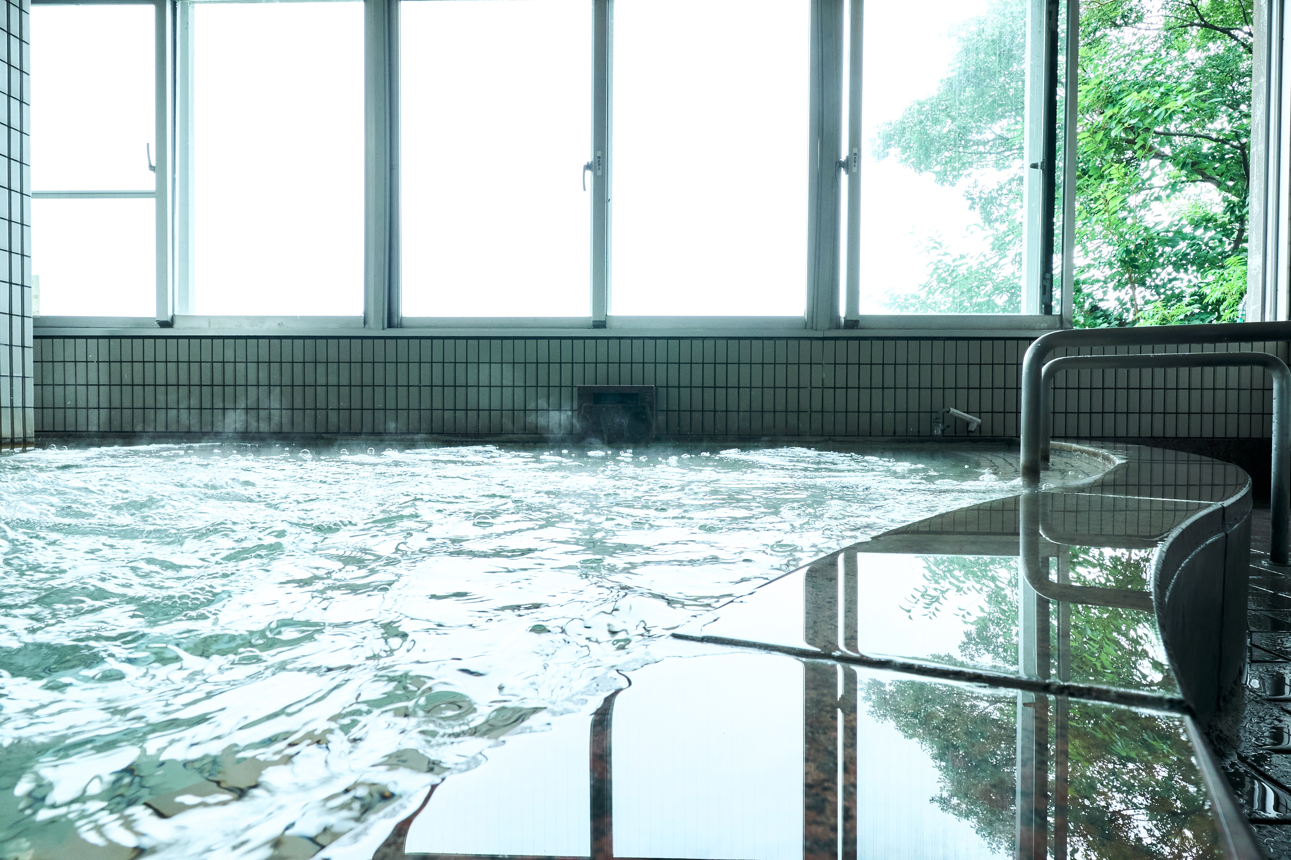 Large public bath (natural hot spring)