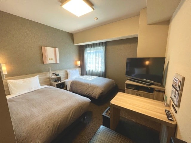 Standard twin Lebar tempat tidur 110 cm & kali; 200 cm TV 40 inci di semua kamar Tersedia tontonan WOWOW / BS