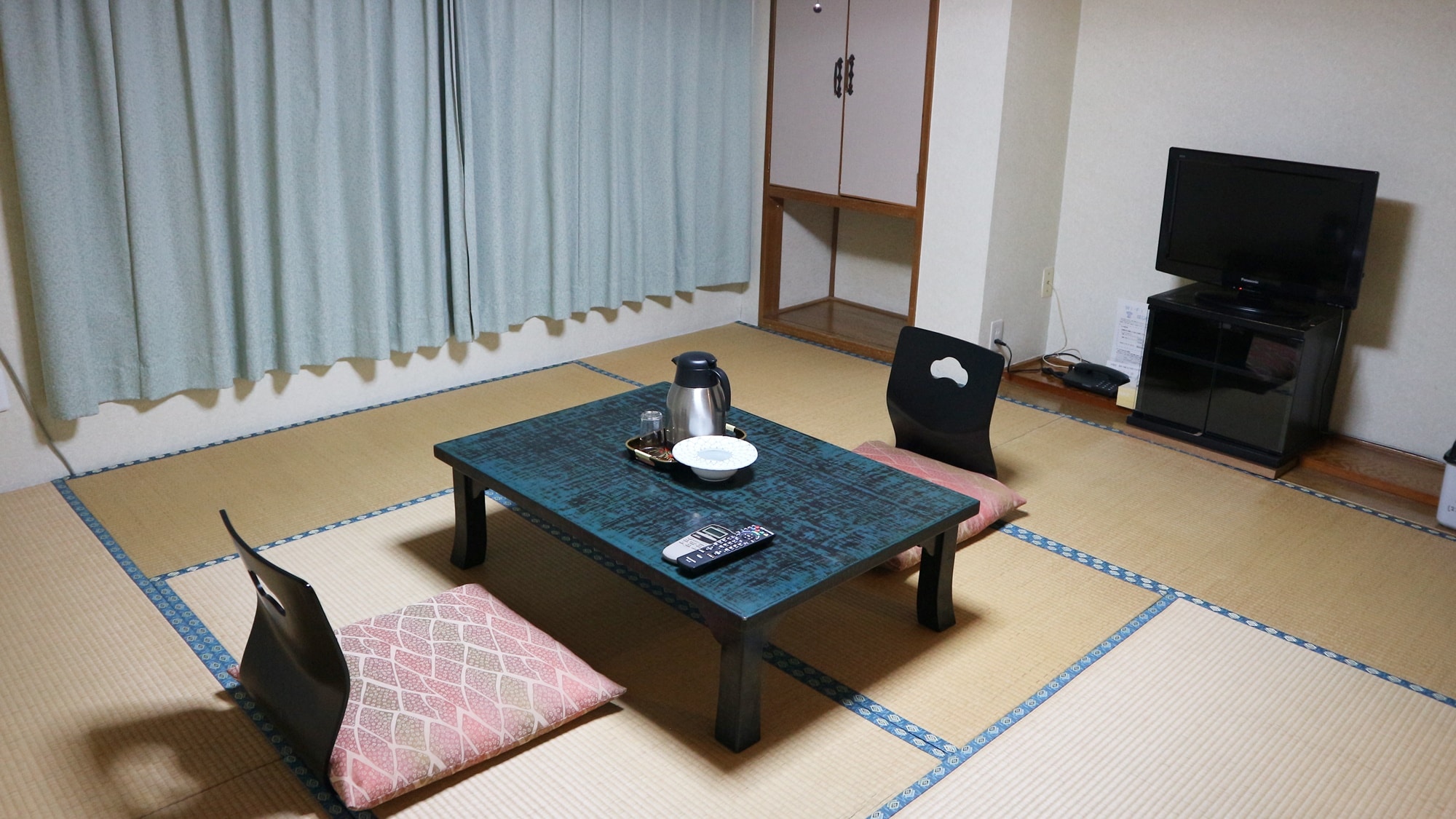 * One example of Japanese-style room / One example of amenities. Yukata, bath towels, face towels and toothpaste sets are available.
