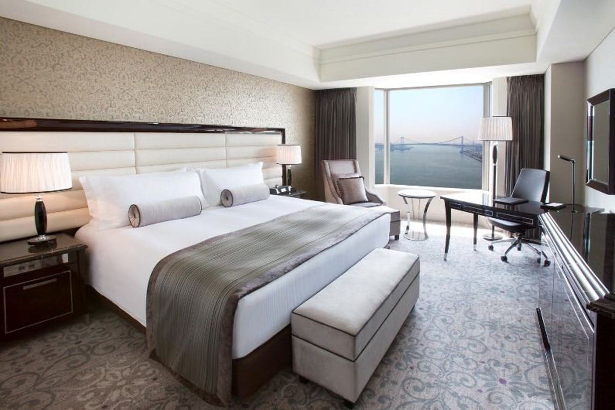Club Floor Premium Bay View Double (No Smoking) 1