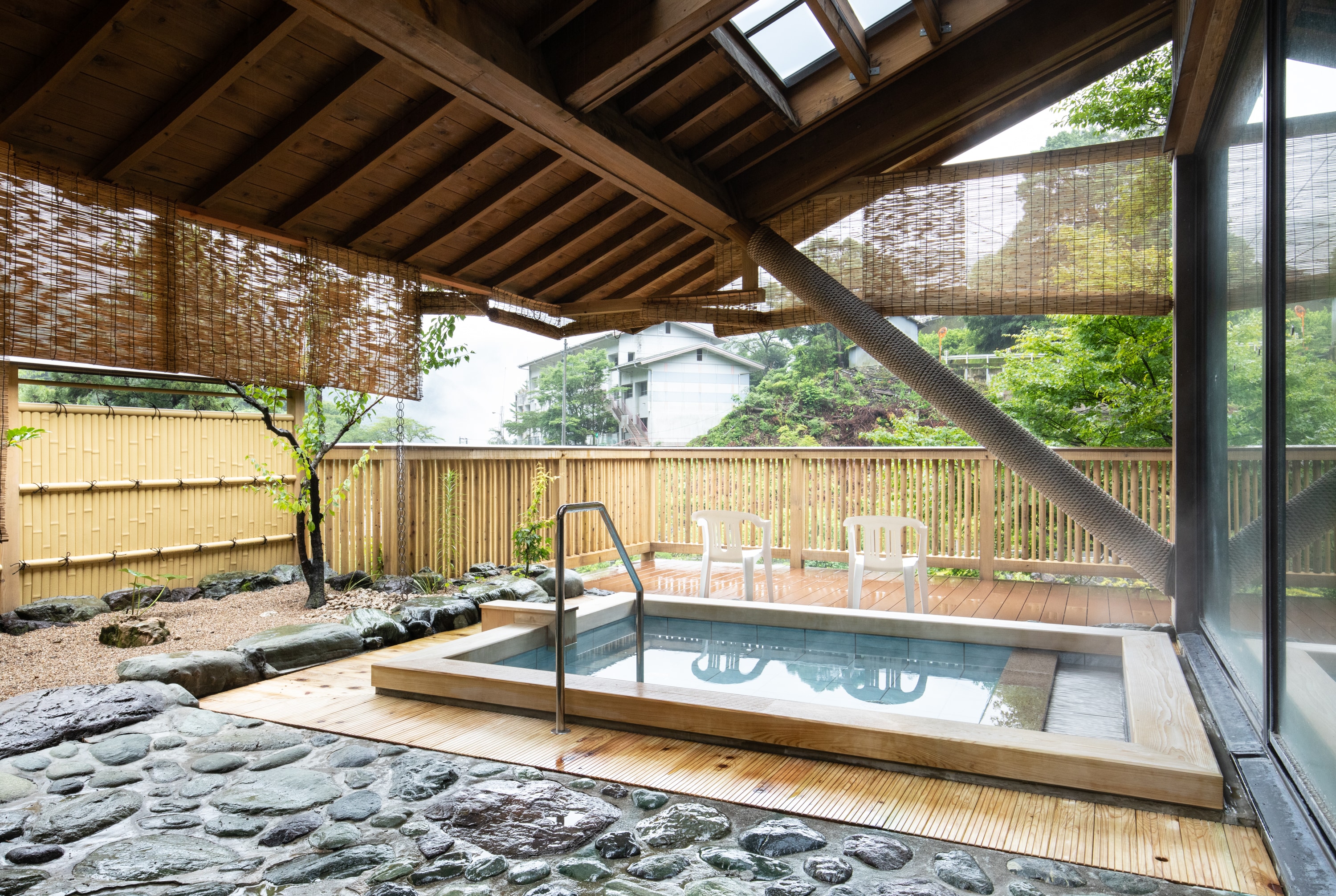 Open-air bath (river side) renovated in March 2019