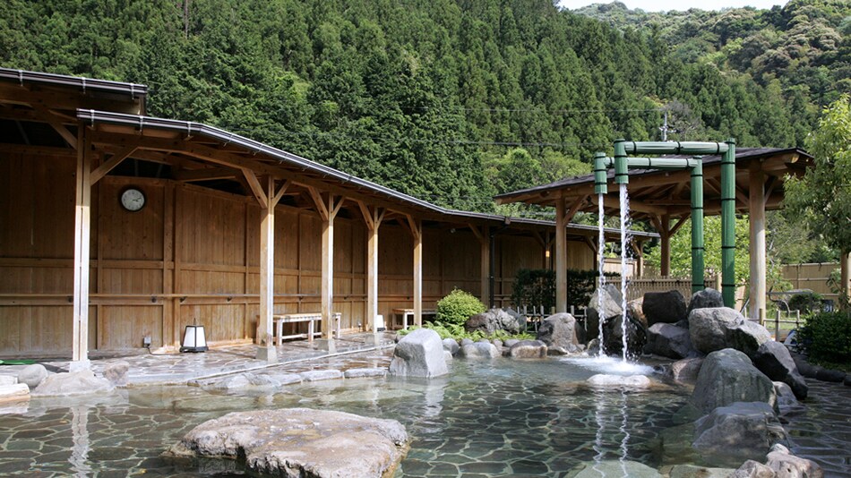 The powerful "Waterfall Bath" that was registered in the "What's This Strange Scenery?" is extremely effective for relieving stiff shoulders!!
