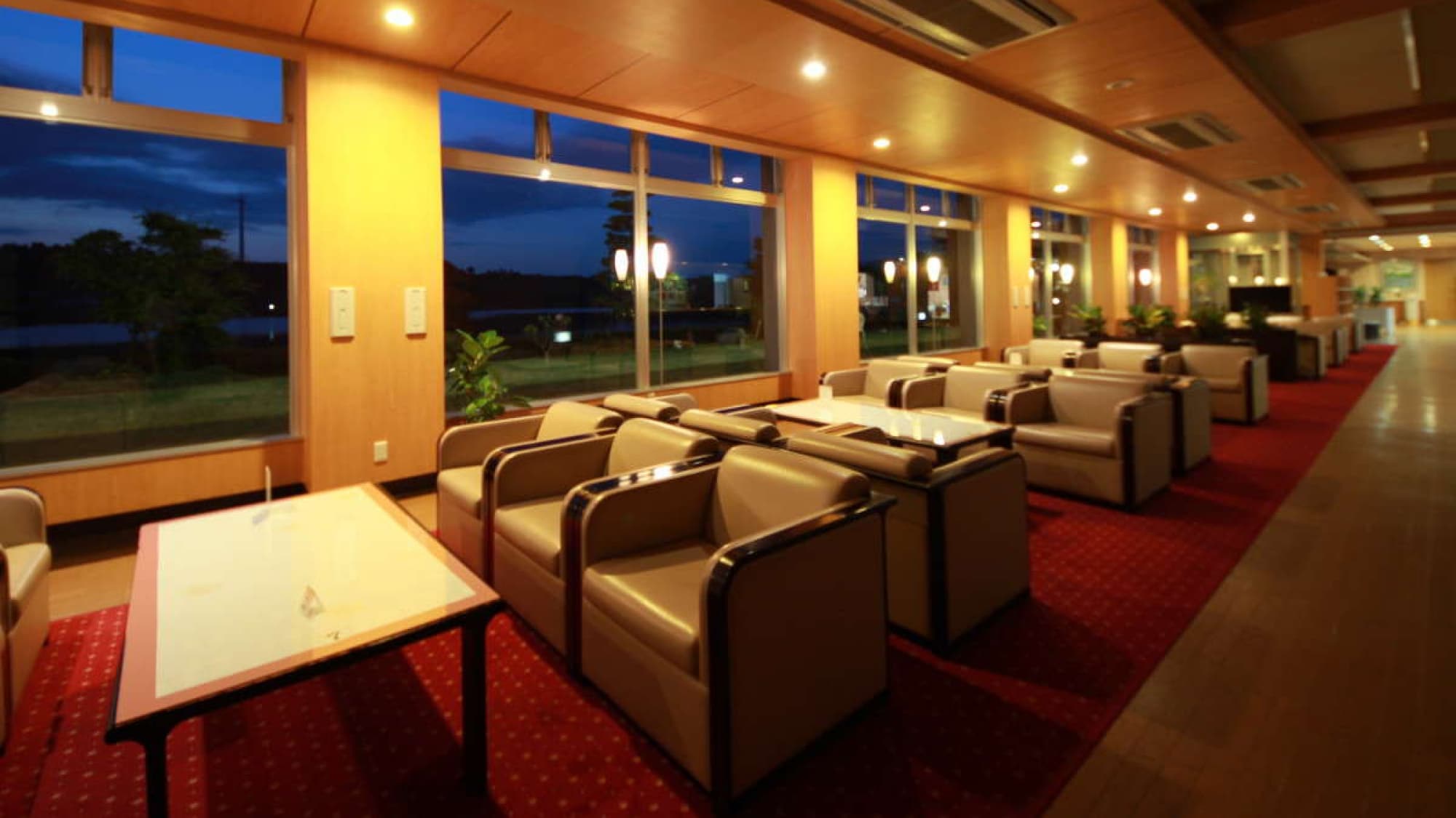 ●Lobby at night