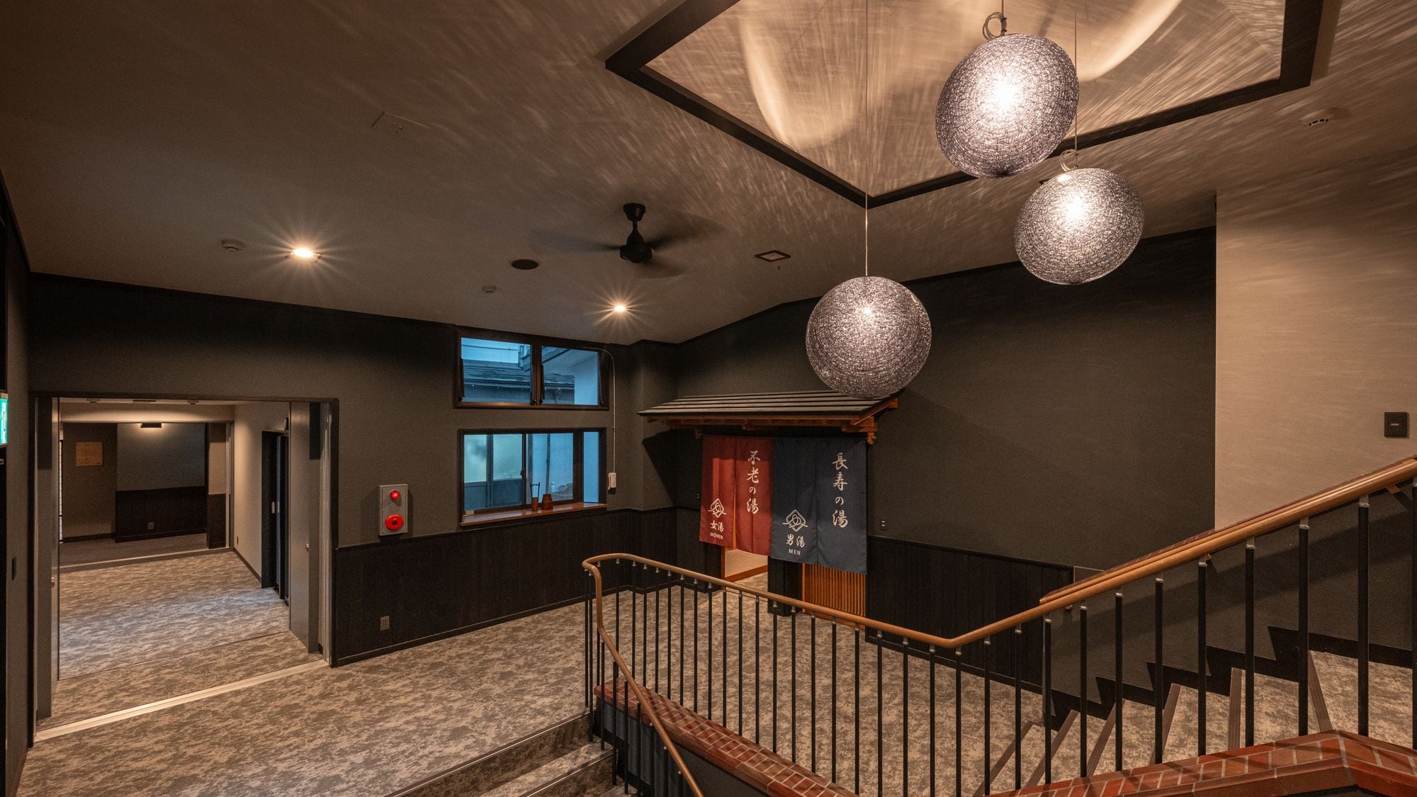 [建築內部] 請欣賞經過全面翻修的建築內部。