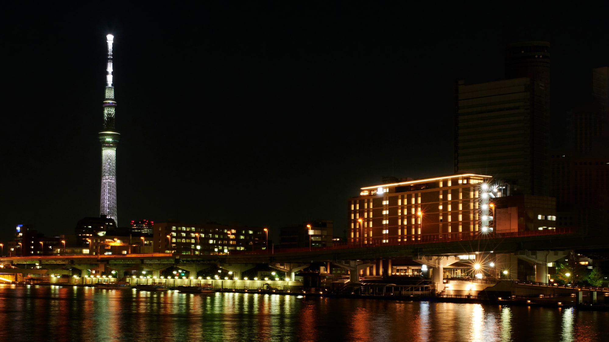 Approximately 15 minutes by train to Tokyo Skytree (R)
