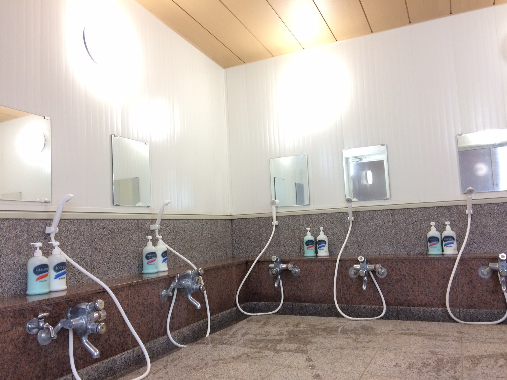 Washing area in the large bath