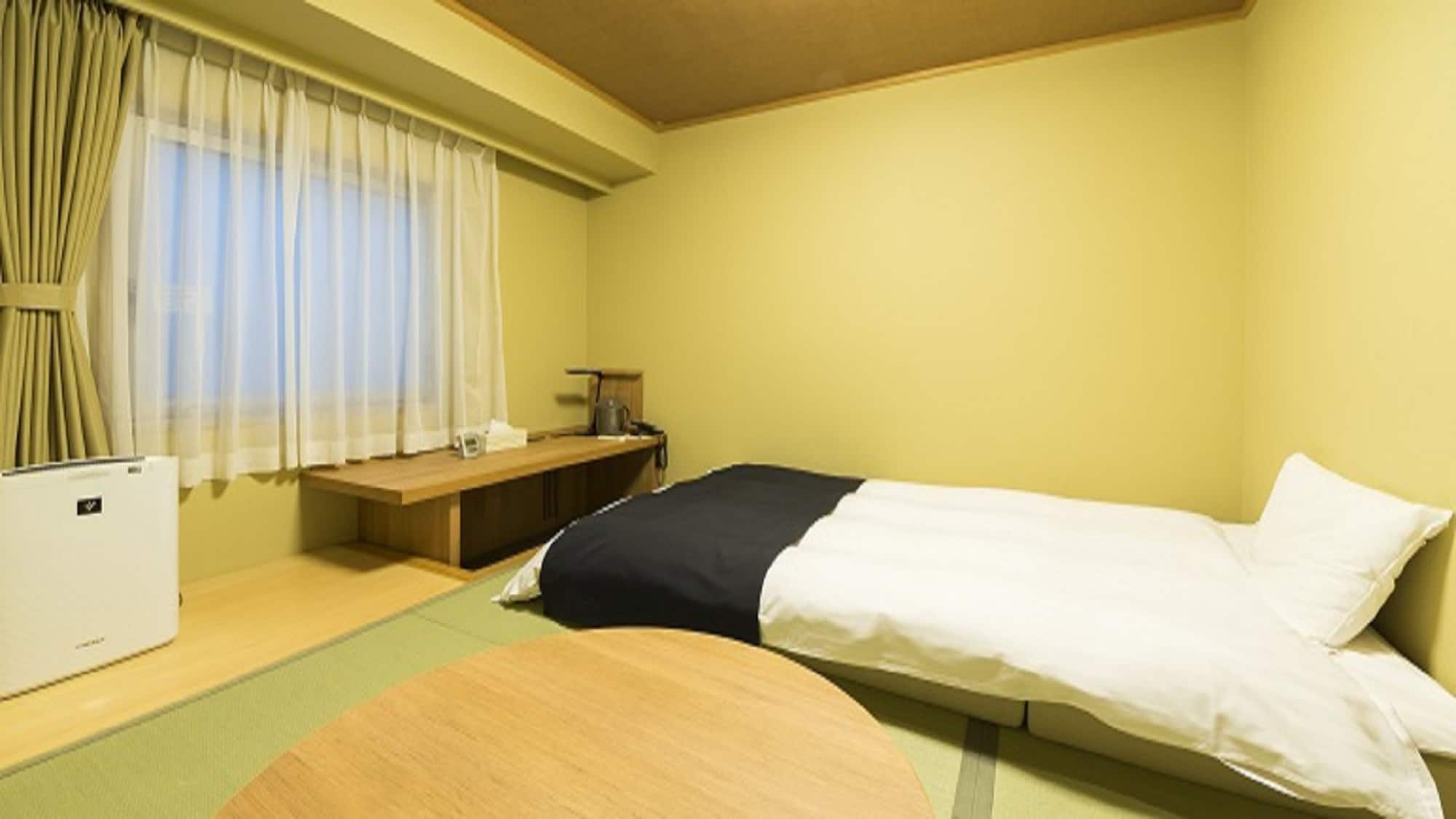 Kamar single bergaya Jepang bebas rokok dengan futon 11,5 meter persegi TV 26 inci