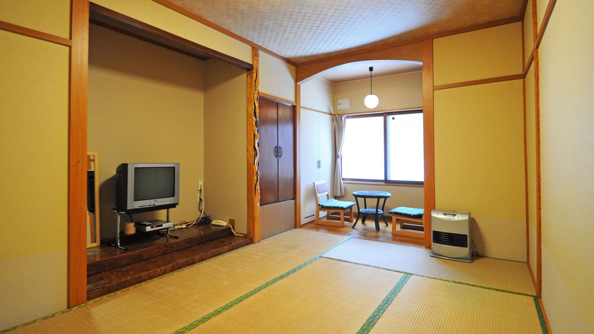 [River side 6 tatami Japanese room] Up to 2 people can stay.