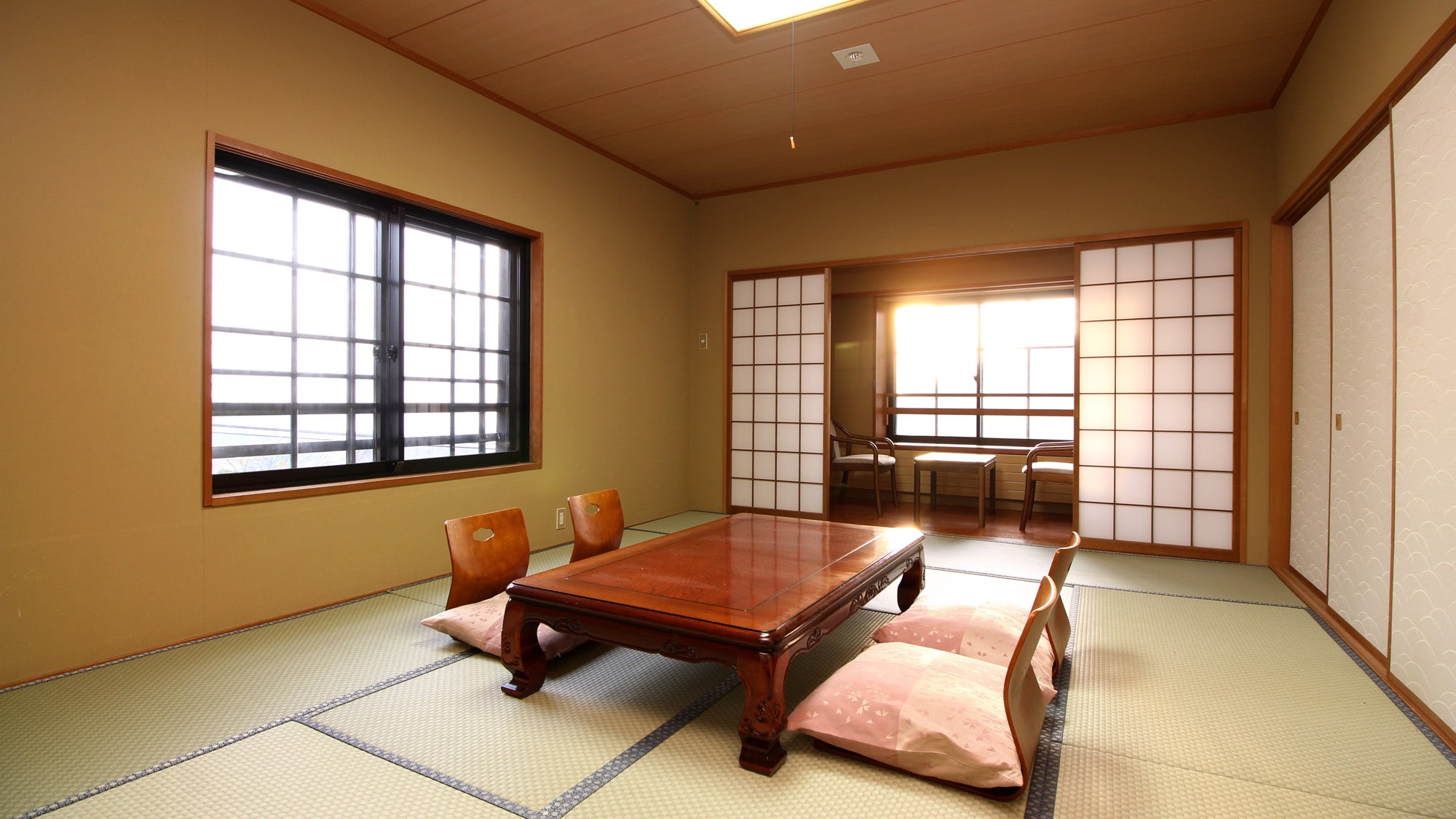 #12 tikar tatami: Ruangan bergaya Jepang yang luas dengan tikar tatami besar untuk bersantai