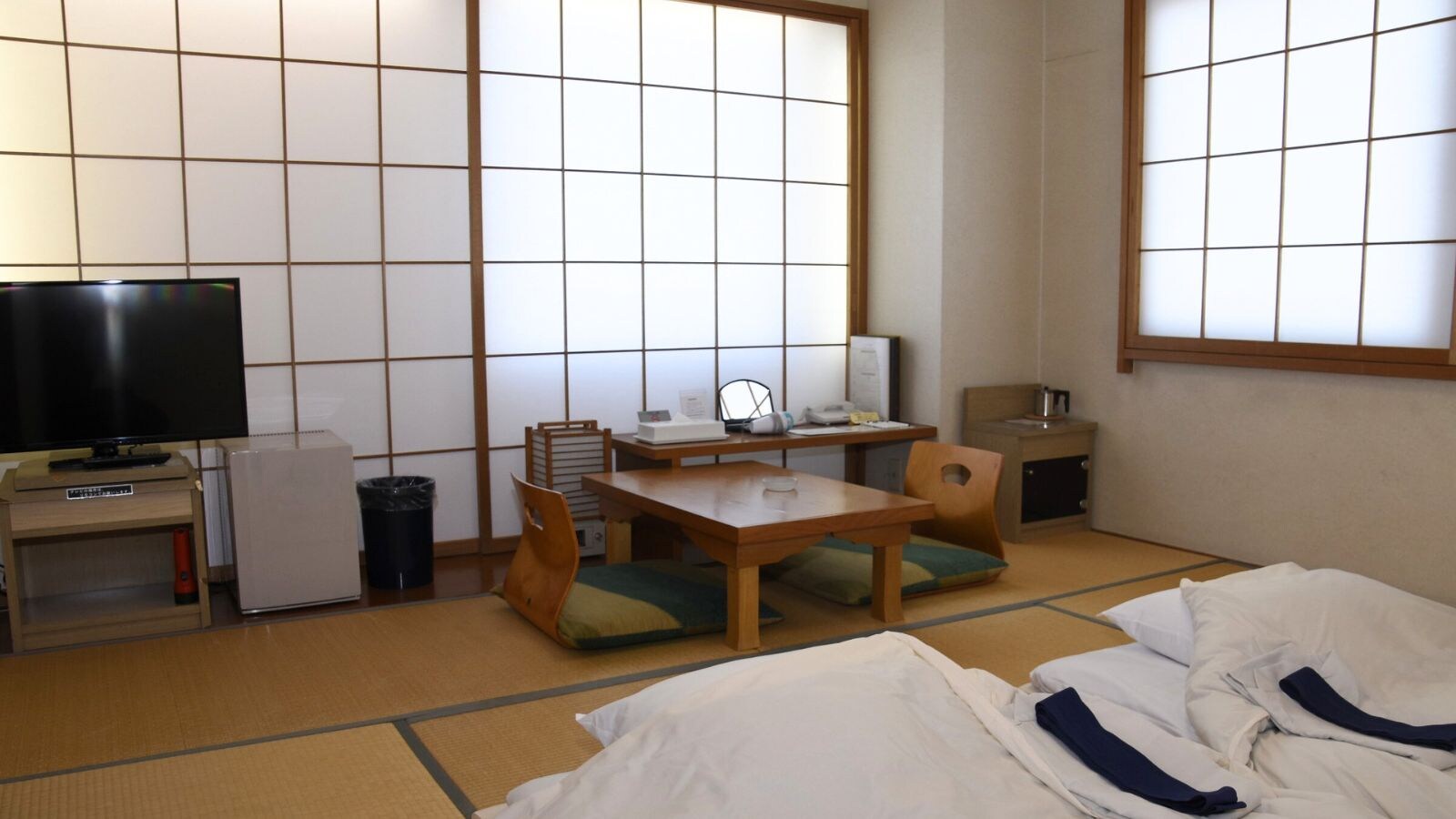 Japanese-style room