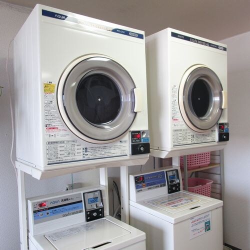 8F Relax room coin laundry (no detergent required)