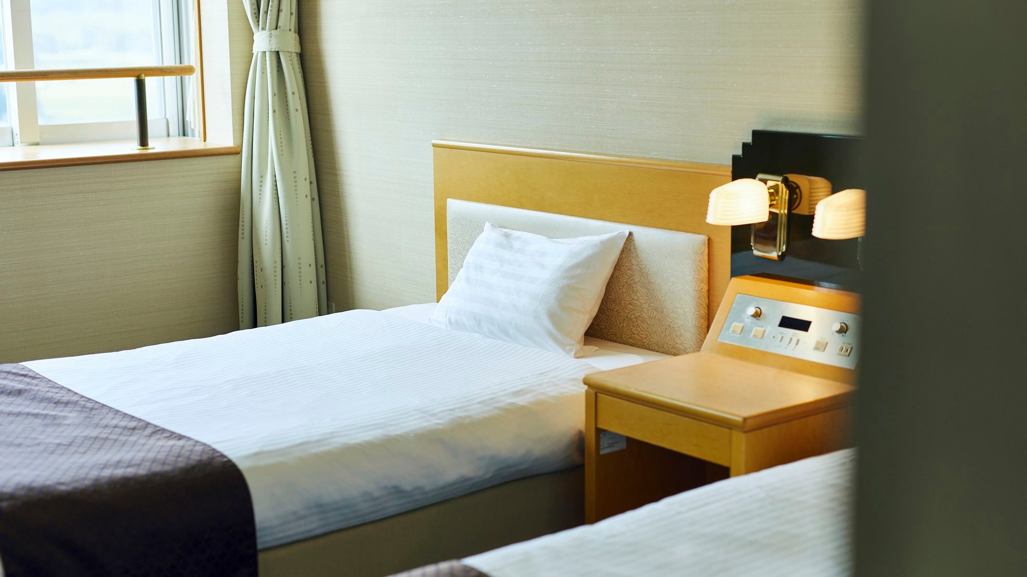 Western-style twin room (37 square meters) [Non-smoking]