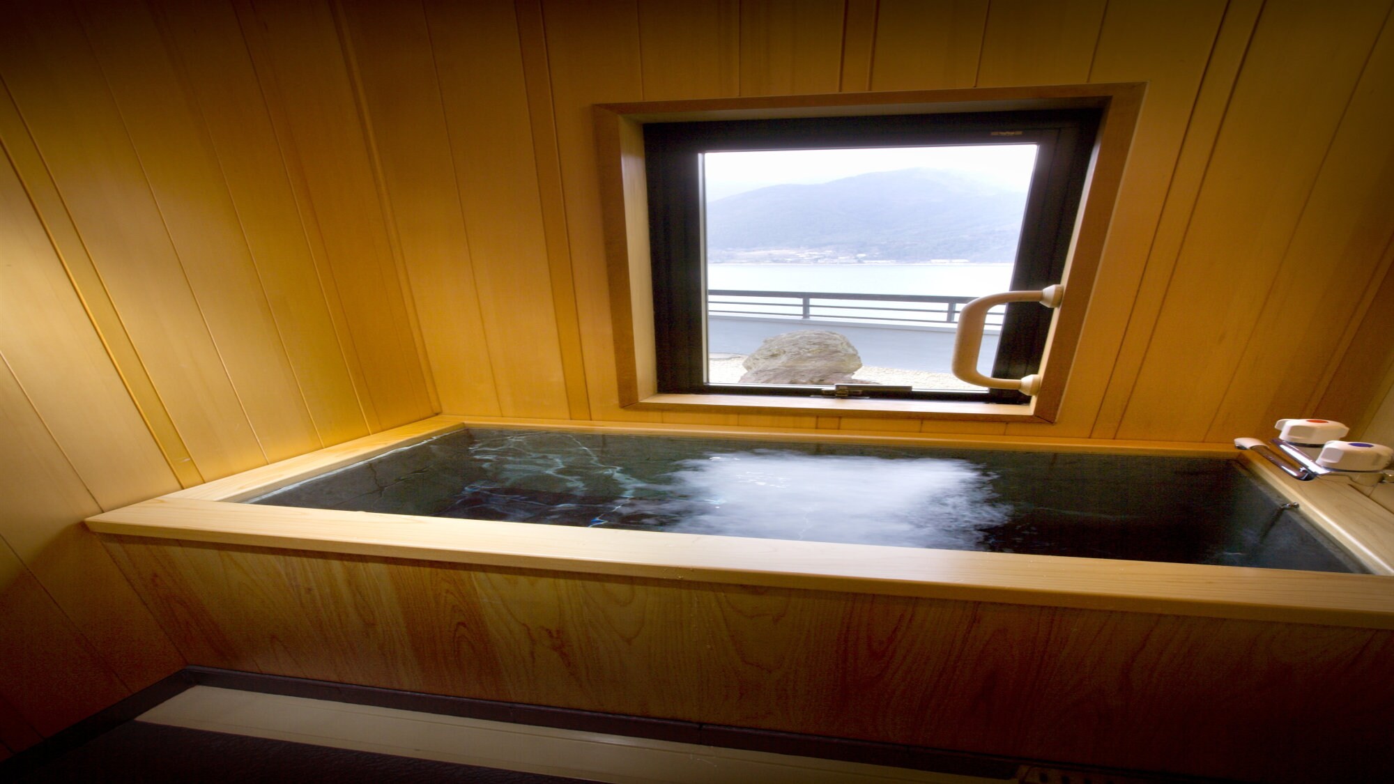 Special floor "Nonohanatei" In-room bath (example) * The bath in the room is not a hot spring