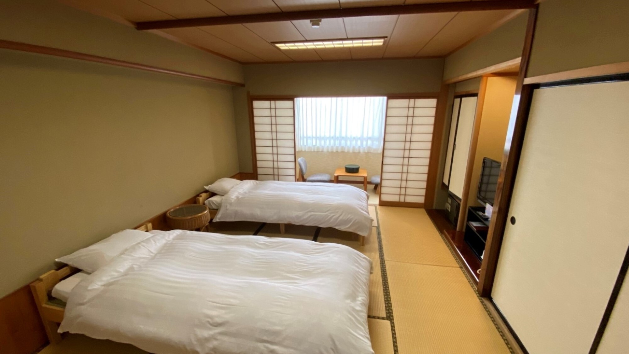 ห้องพัก (แบบเตียงญี่ปุ่น) เสื่อทาทามิ 10 ผืน / ห้ามสูบบุหรี่