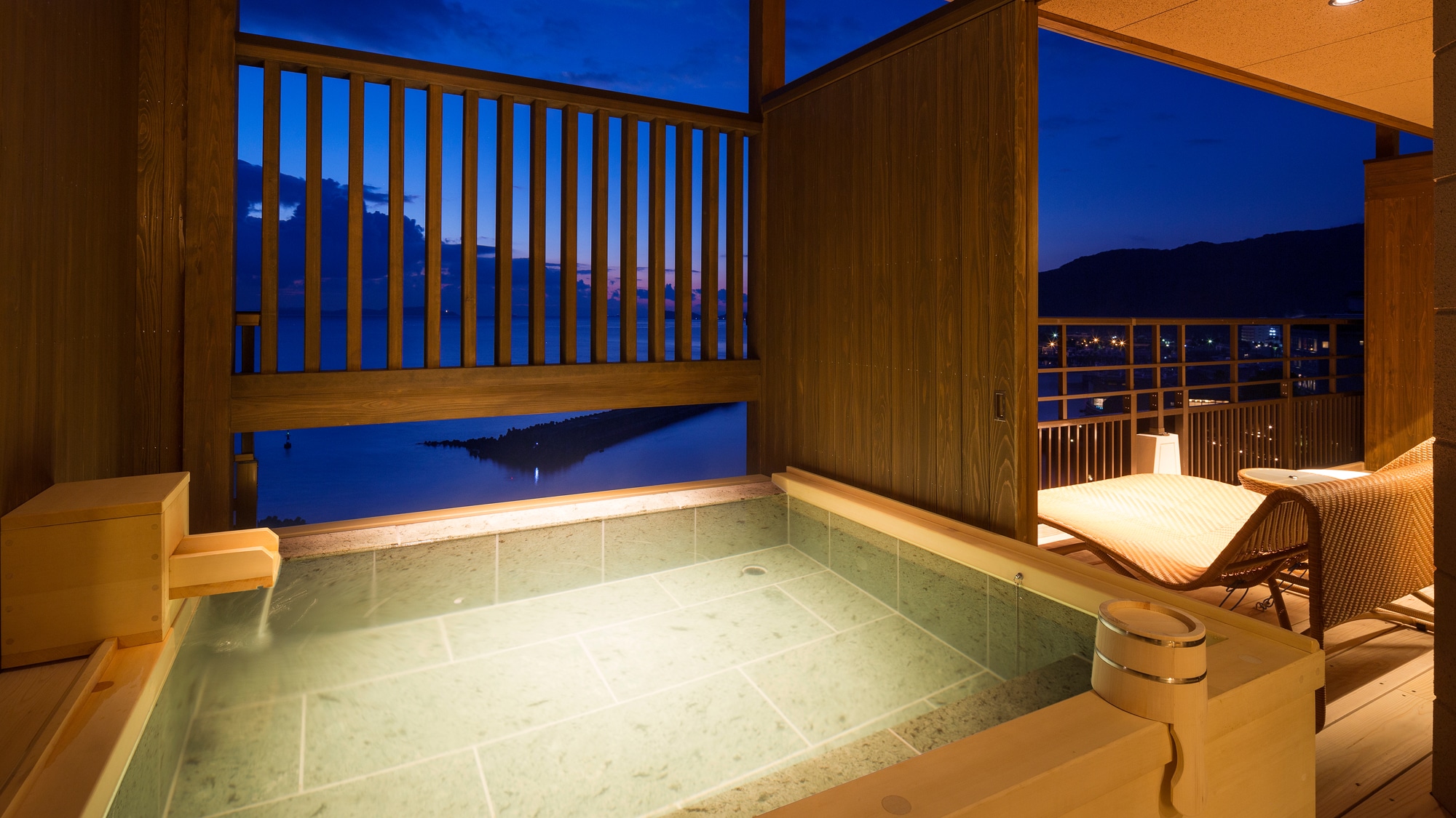 [ทุกห้องมีห้องอาบน้ำกลางแจ้งส่วนตัว] Villa Paradise Sora no Niwa Type K ・ อ่างอาบน้ำกลางแจ้ง (ตัวอย่าง)