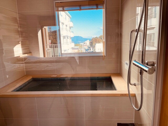 Guest room with hot springs on the 4th floor