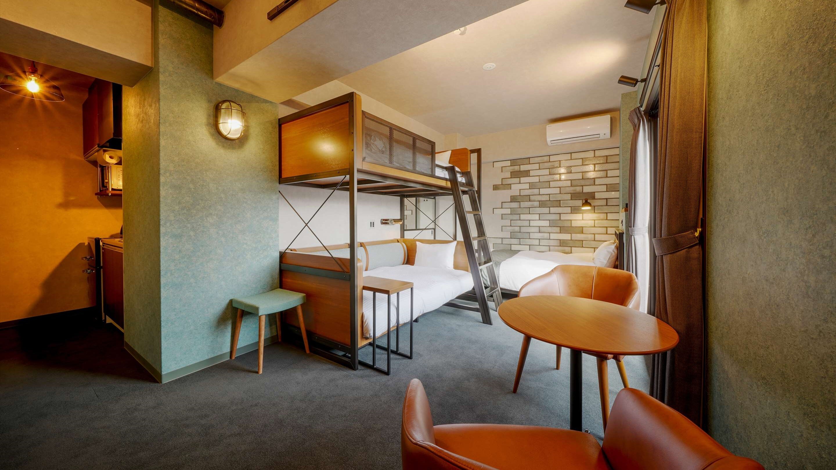 [1 bunk bed, 1 double bed]