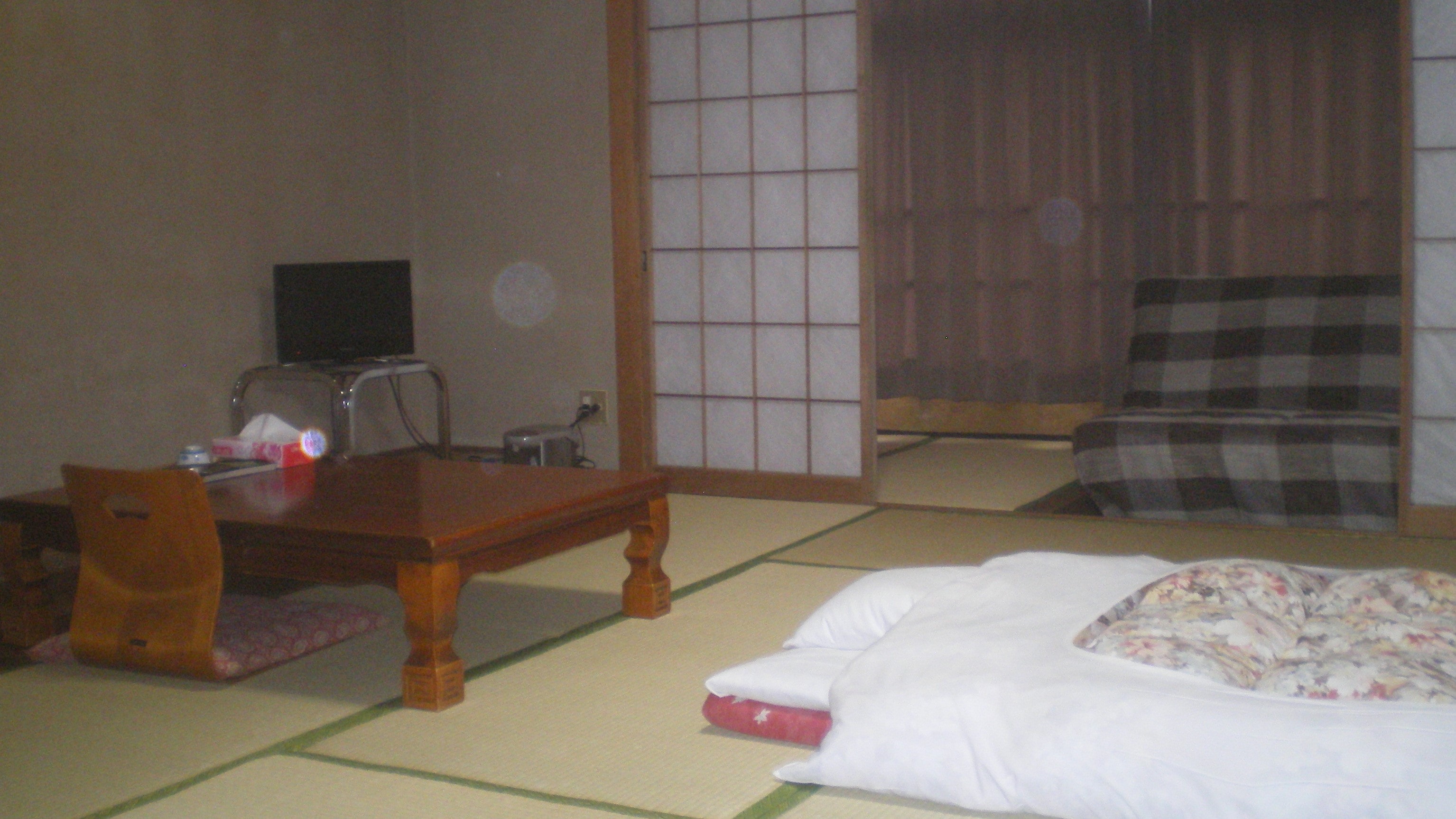 Japanese-style room with bath/toilet