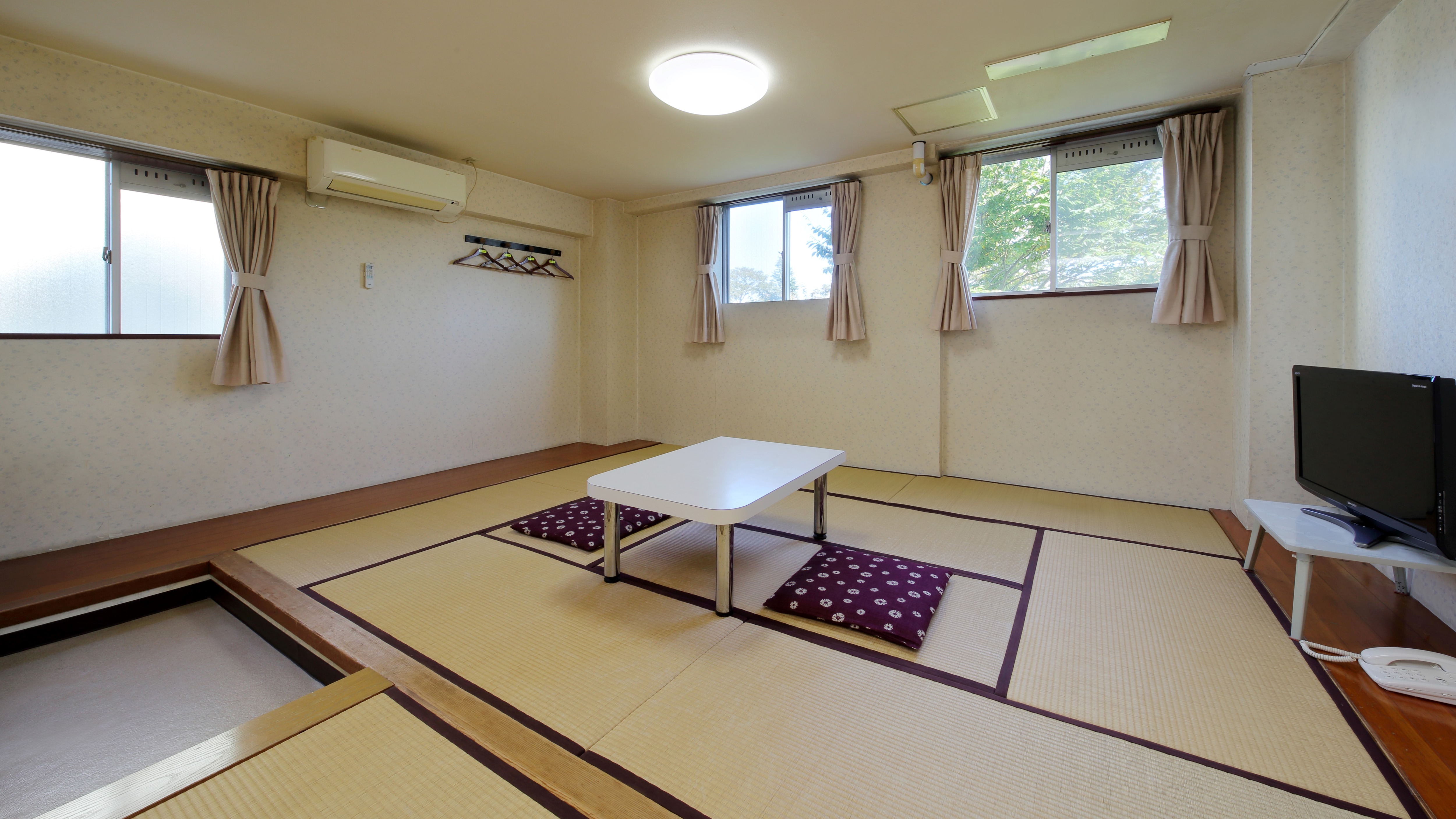 Japanese-style room