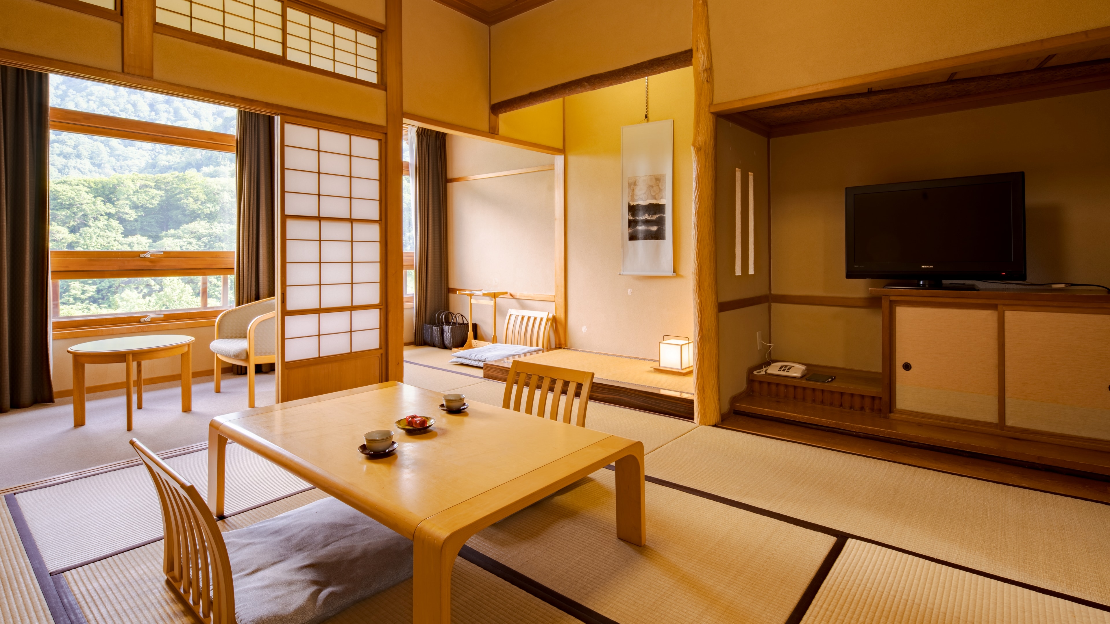 Nationally Registered Tangible Cultural Property Main Building Japanese-style room (8 tatami mats)