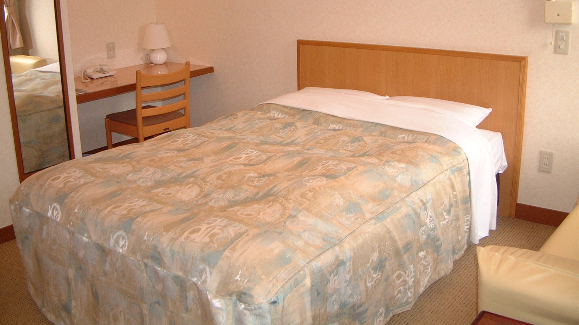 Semi-double room