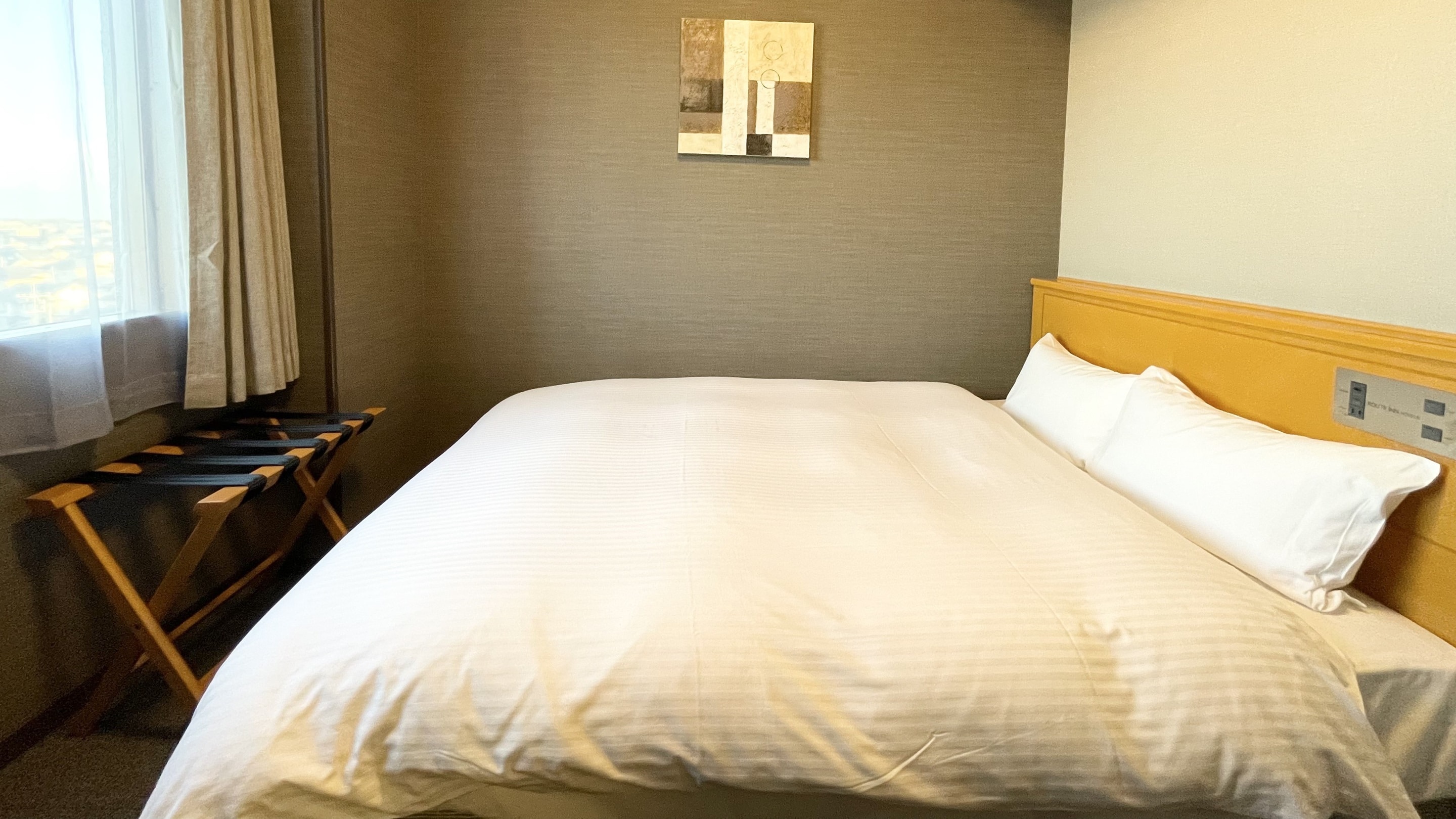 East Wing Semi-Double Room