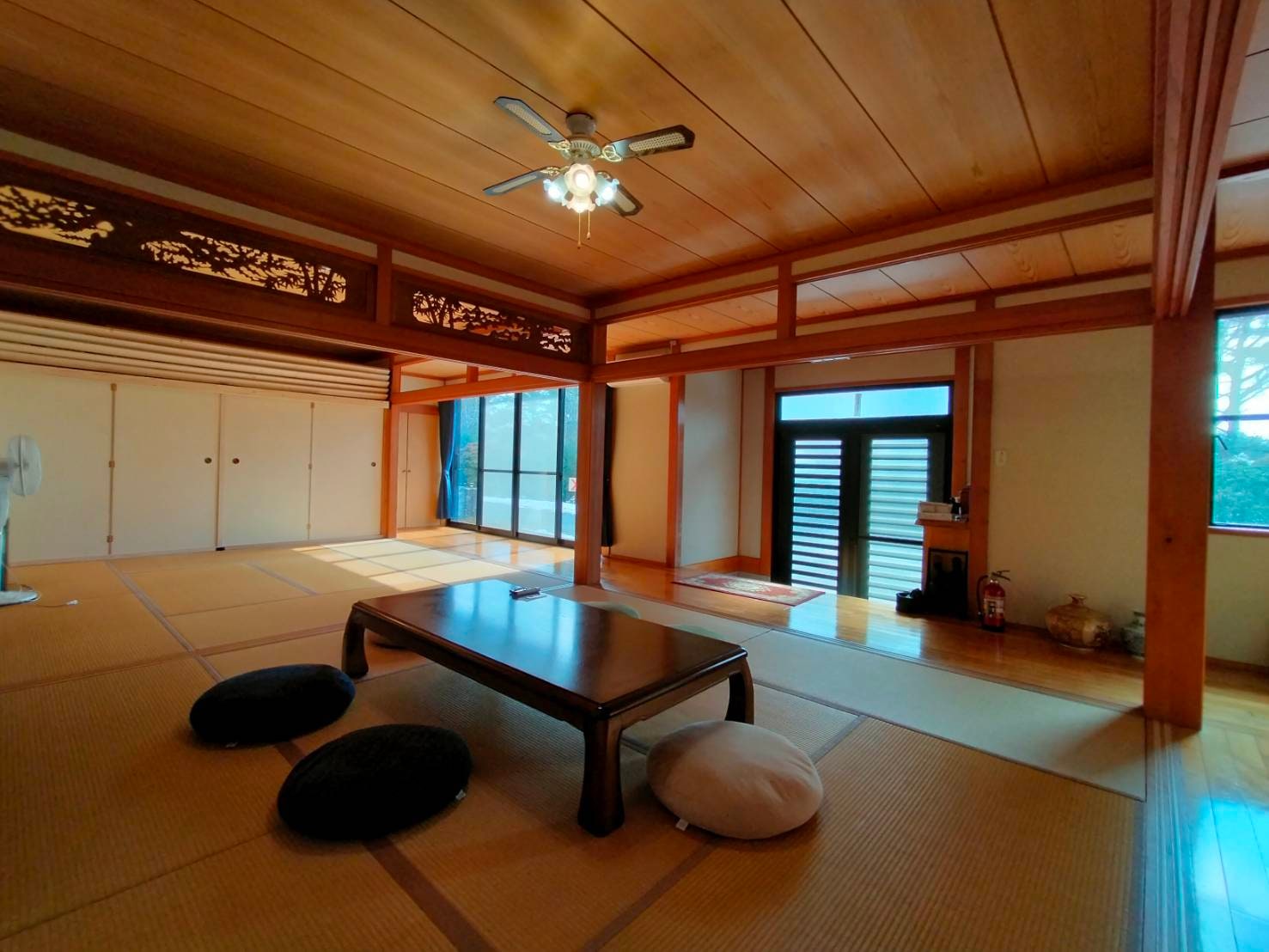 A spacious Japanese-style room with 18 tatami mats