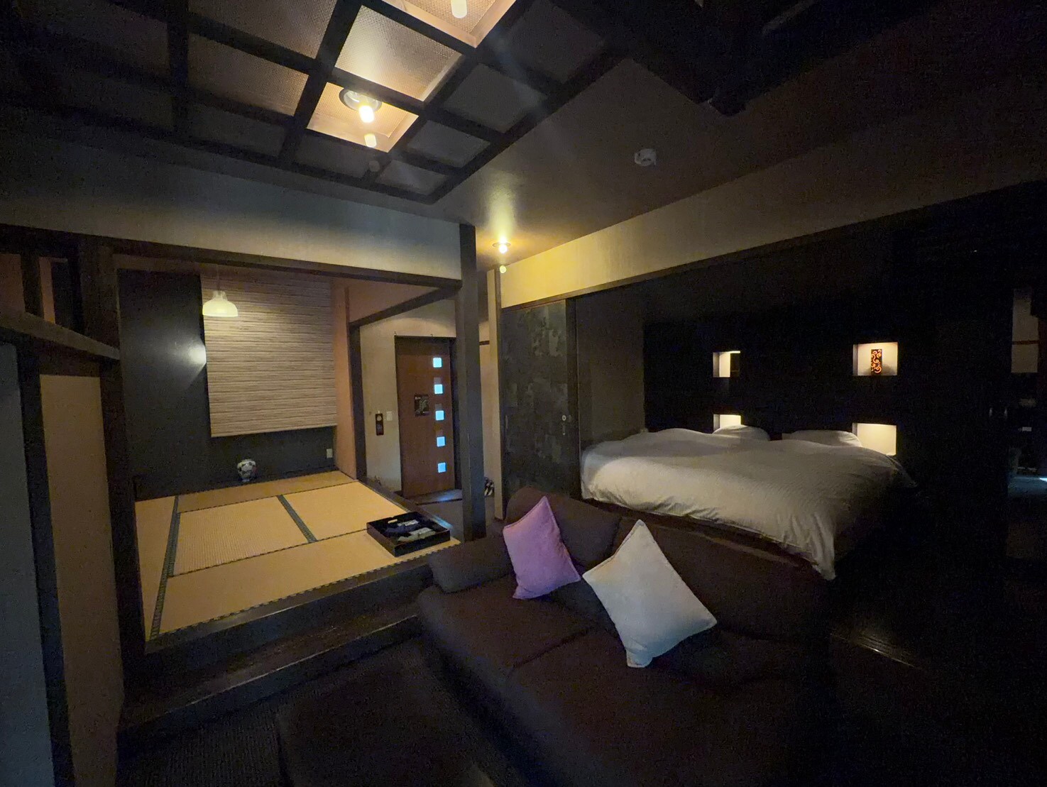 雅:60平方米特大床房,配有露天浴池和室內浴池,您可以在室內浴池中浸泡半身。