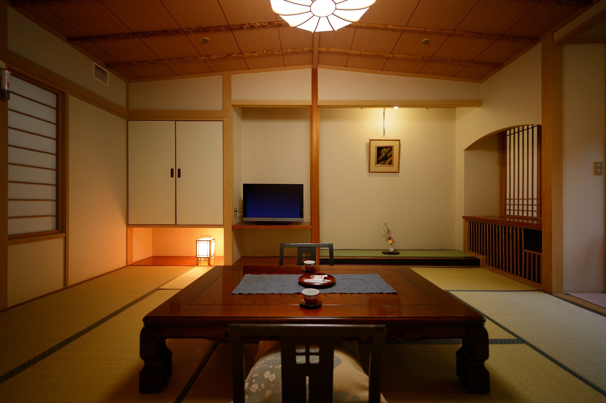 Kamar tipe standar "Shinonome". Ada alat pembersih udara dengan WiFi gratis dan fungsi pelembab udara.