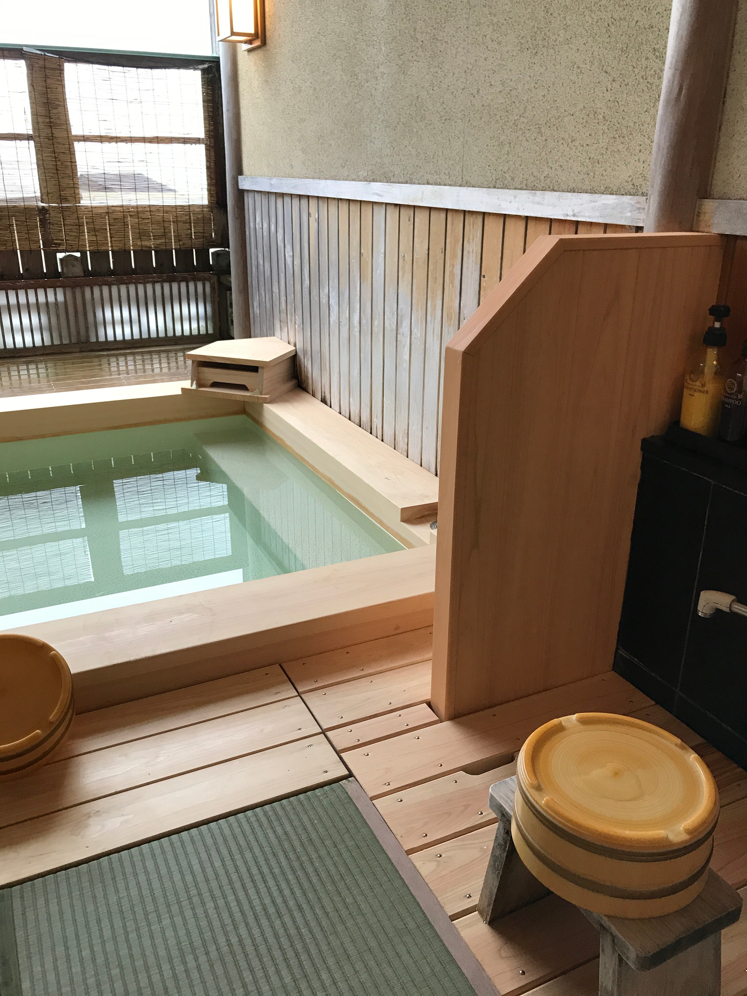 2017: The women's open-air observation bath, Yutub Kamachi, has been newly installed.