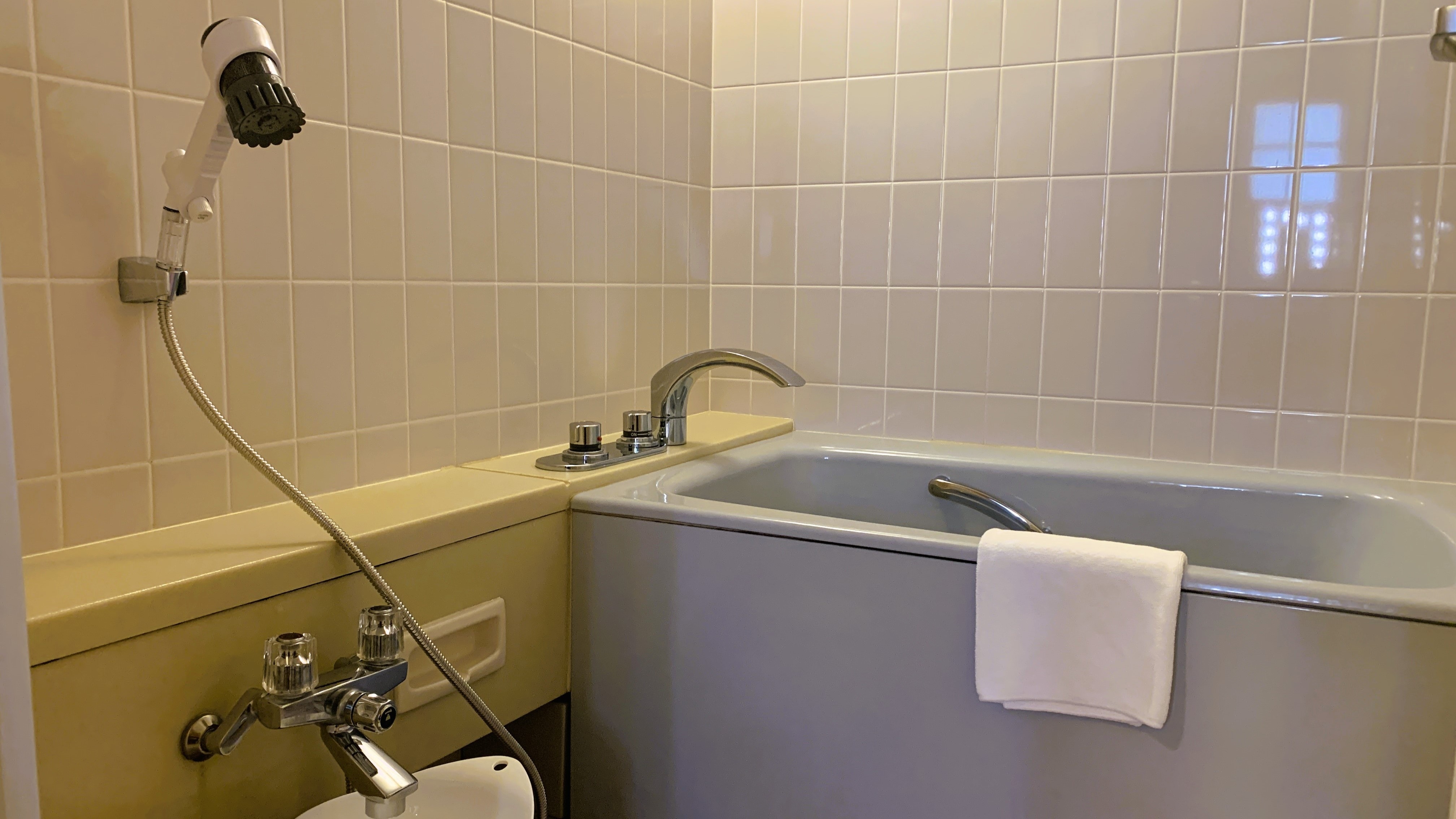 一楼湖景高级房浴室