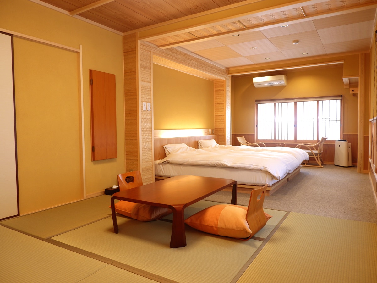 Japanese-Western style room (2nd floor guest room)