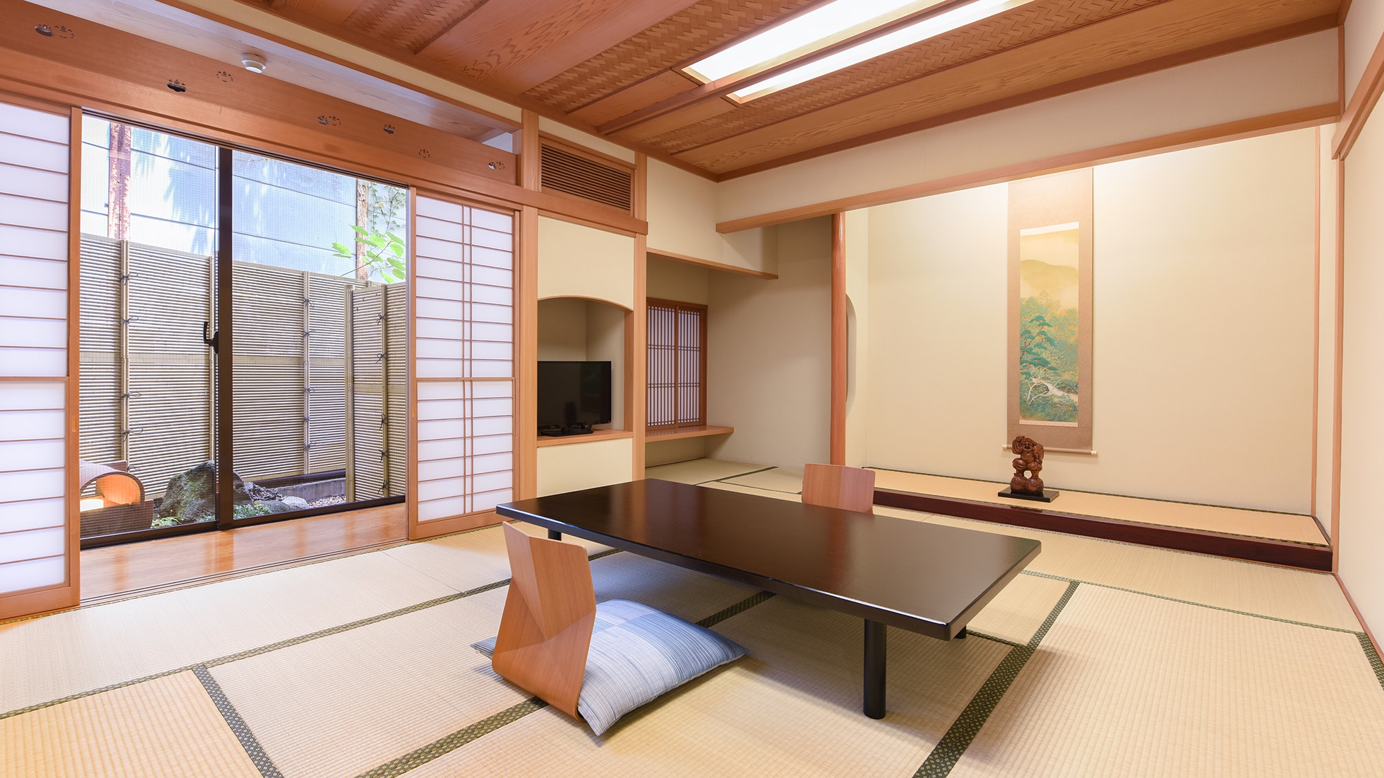W [Main building/140 square meters] Japanese-style room 15 tatami mats + 10 tatami mats + open-air hot spring bath / Japanese-style room 10 tatami mats