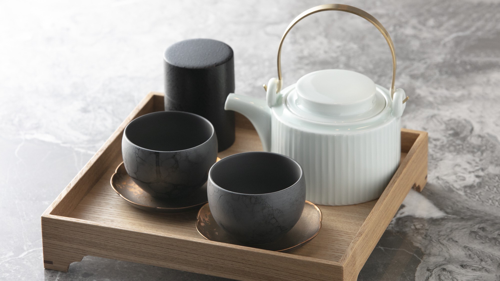 "Espacio" Tea Set