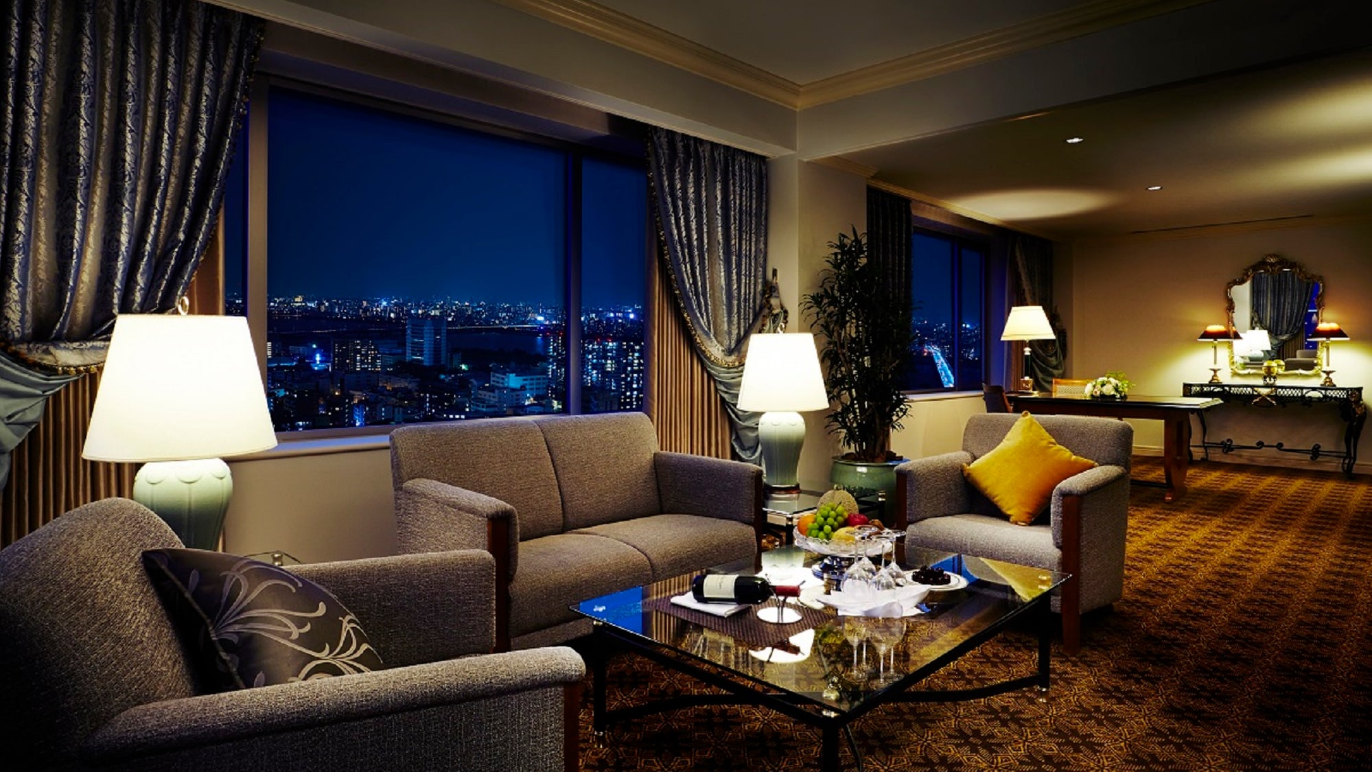 Executive suite living room (example)