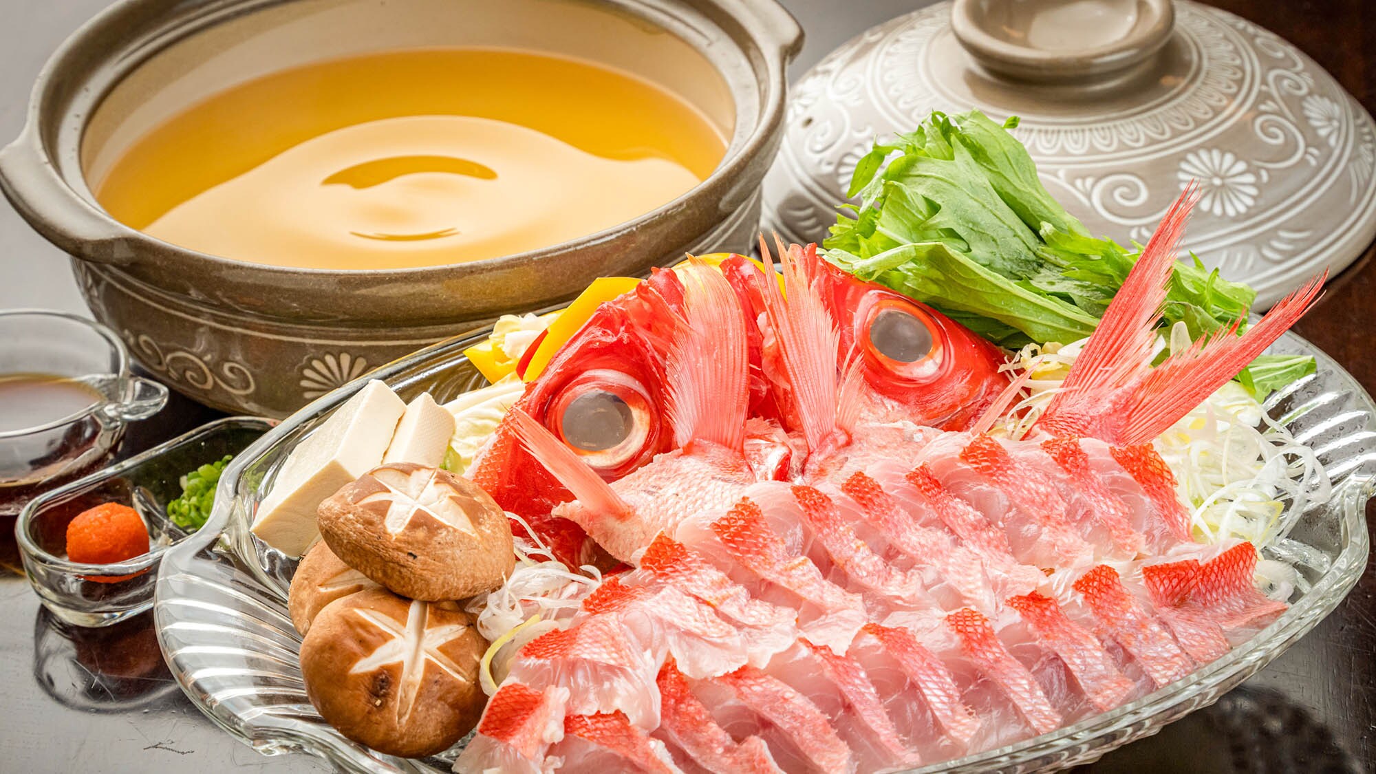 ・[Meal example] Shabu-shabu of fatty, refined-tasting golden-eyed snapper