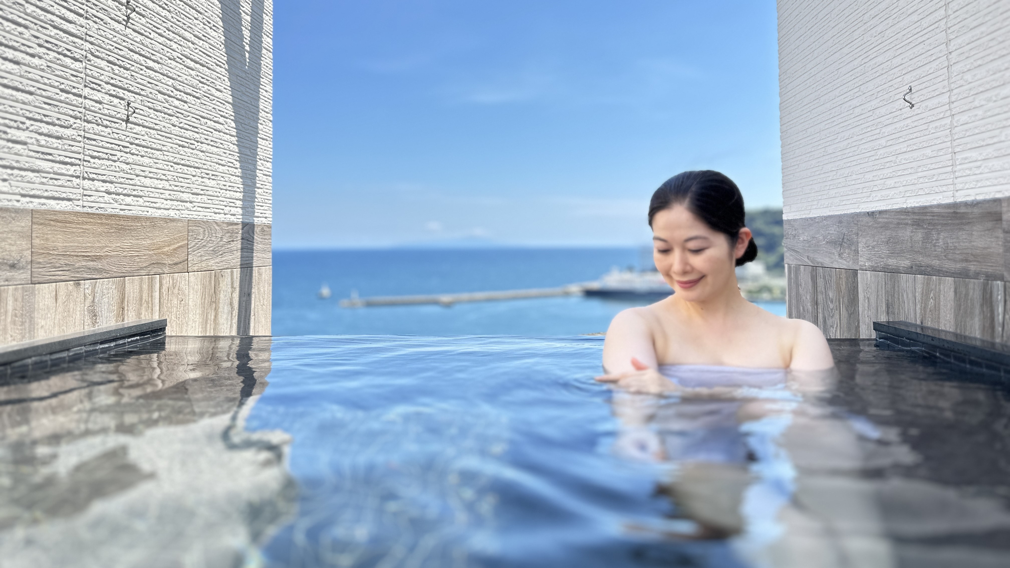 屋頂景觀露天浴池形象