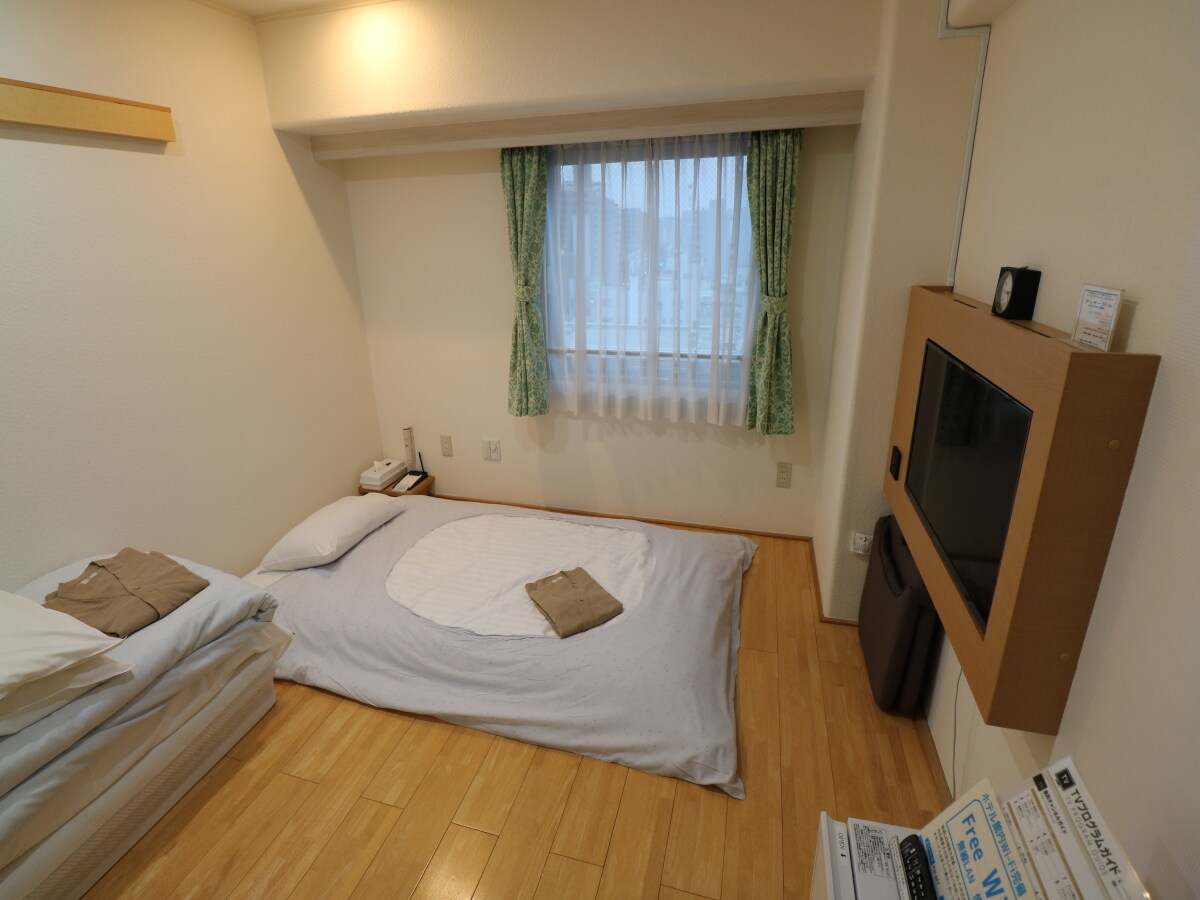 Guest room [Flooring room "Nagomi-juku" wide]