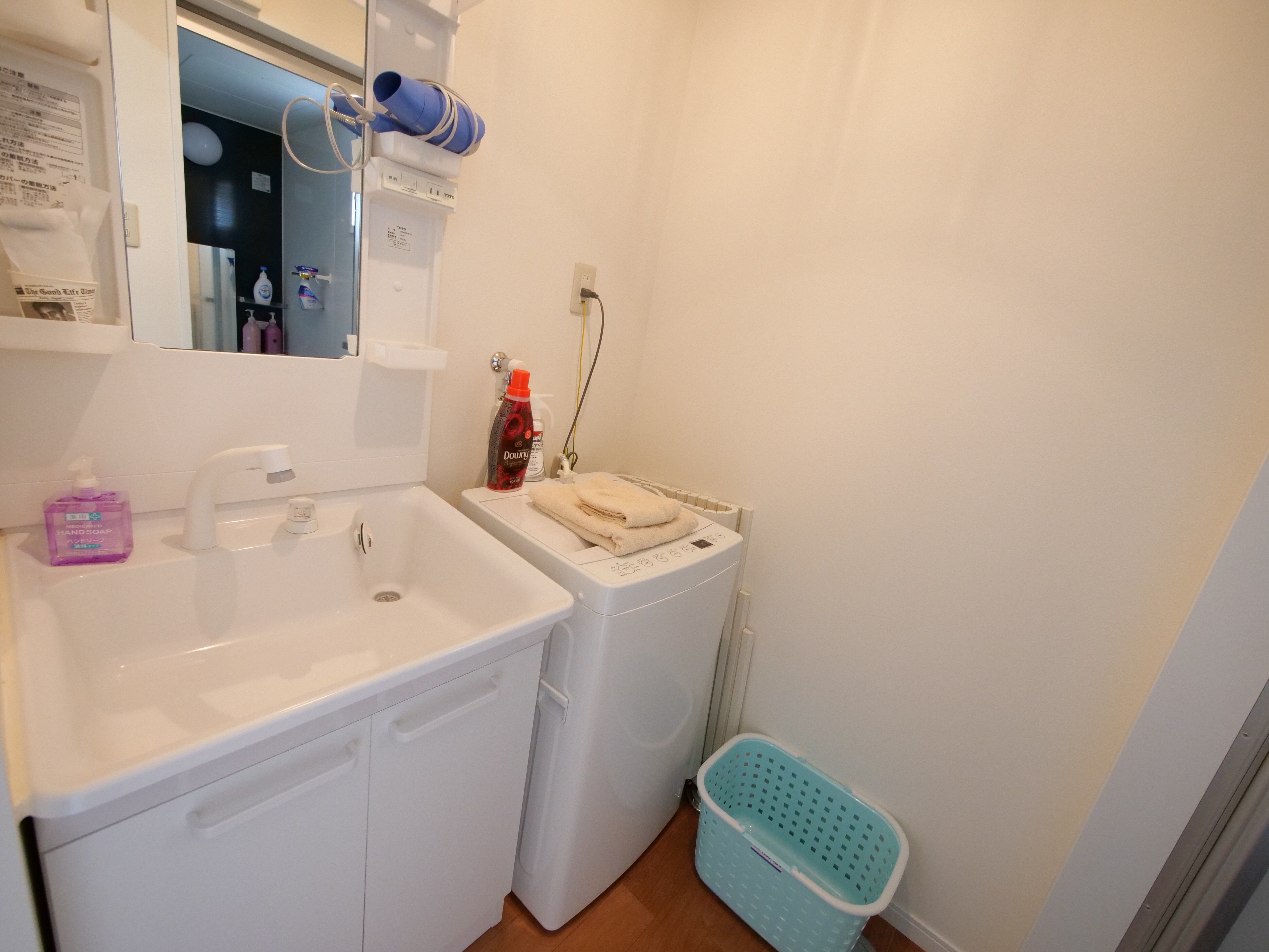 Washbasin undressing