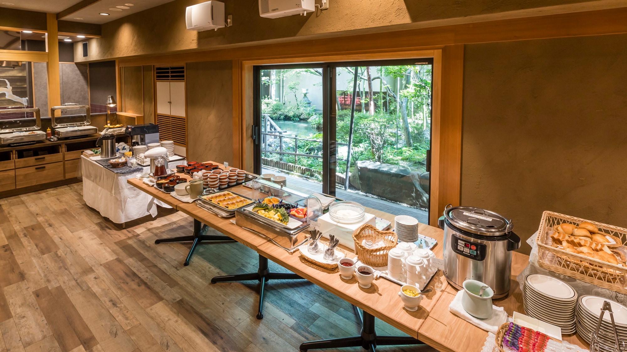 Breakfast buffet * Image