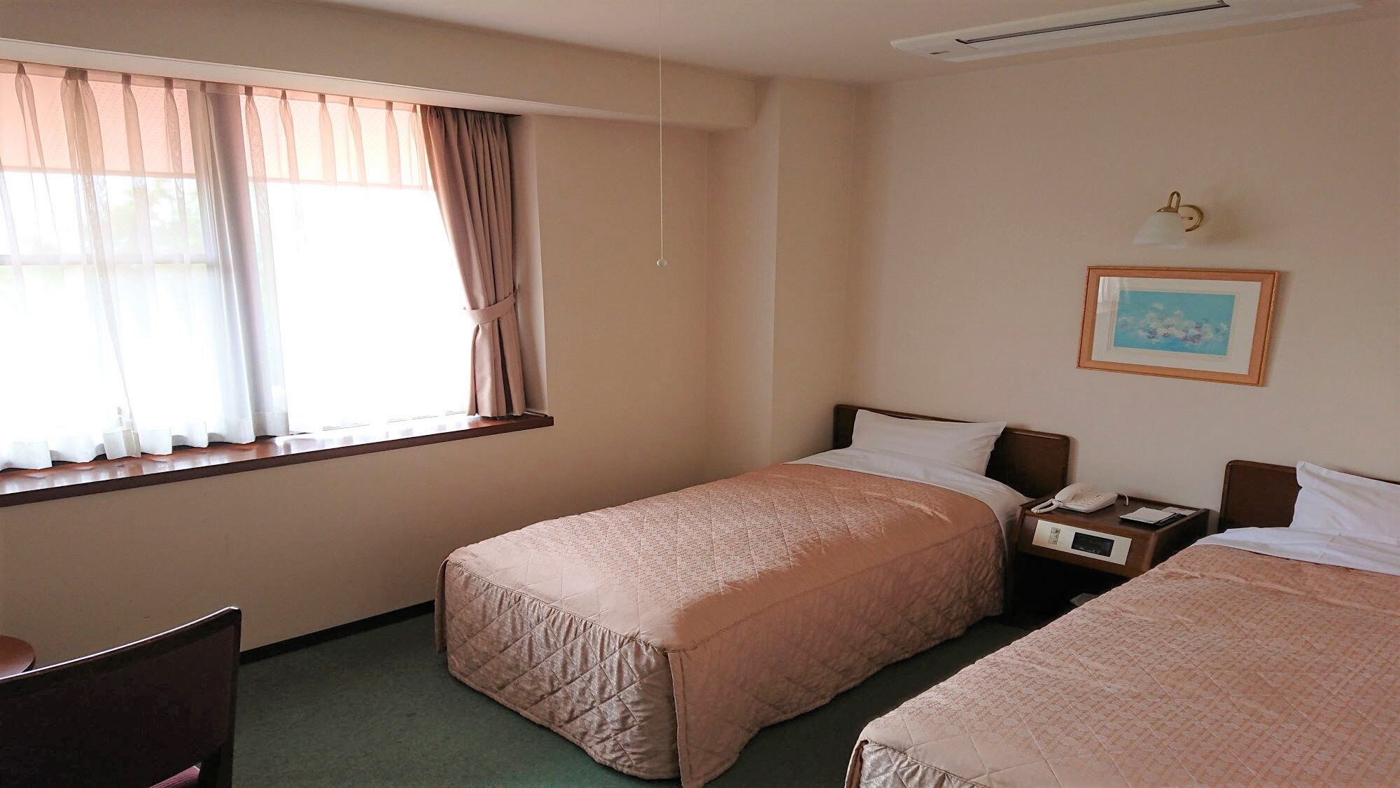 Western-style room example
