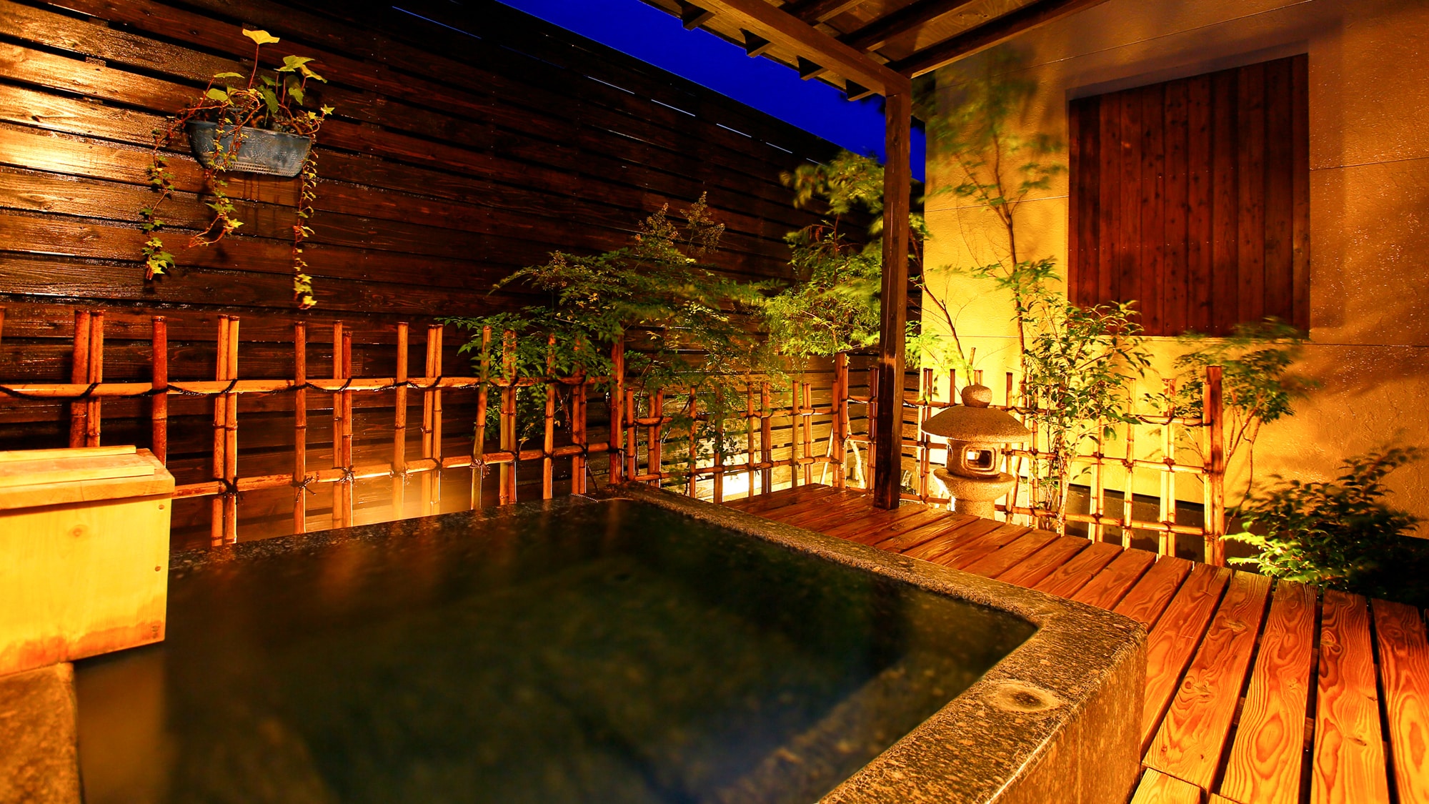  [Hanare] Two-story (maisonette) with open-air / indoor bath <twin / non-smoking> Akisakura (open-air bath ... blue granite)